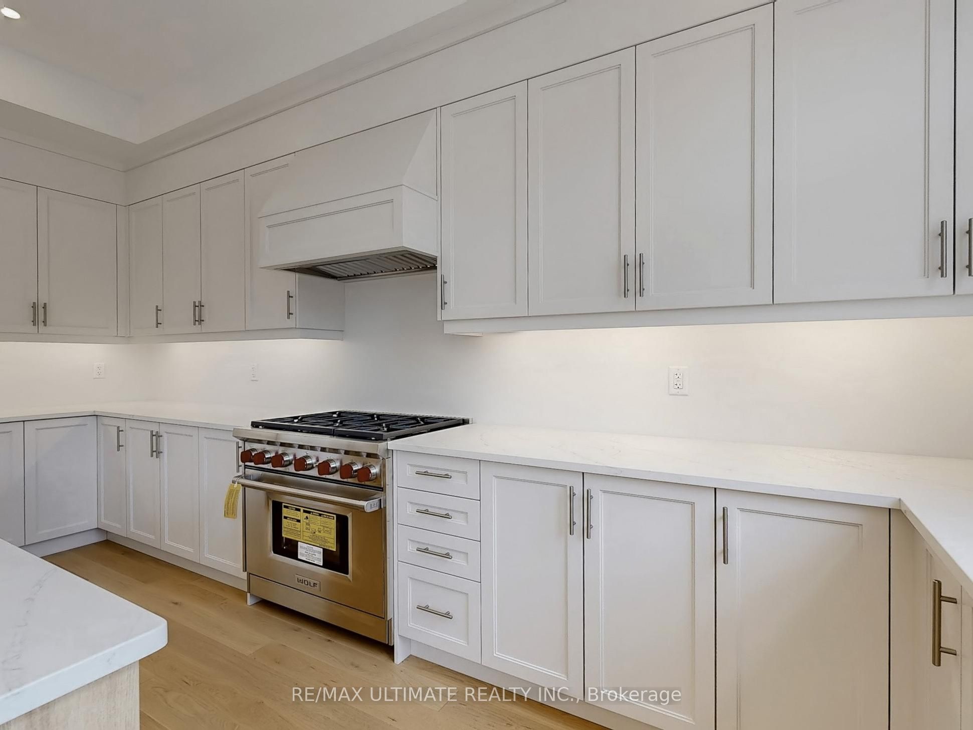 156 Winthrop Crescent Property Photo 14