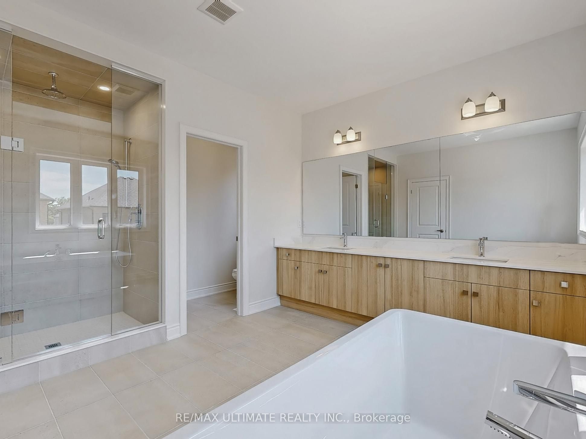 156 Winthrop Crescent Property Photo 28