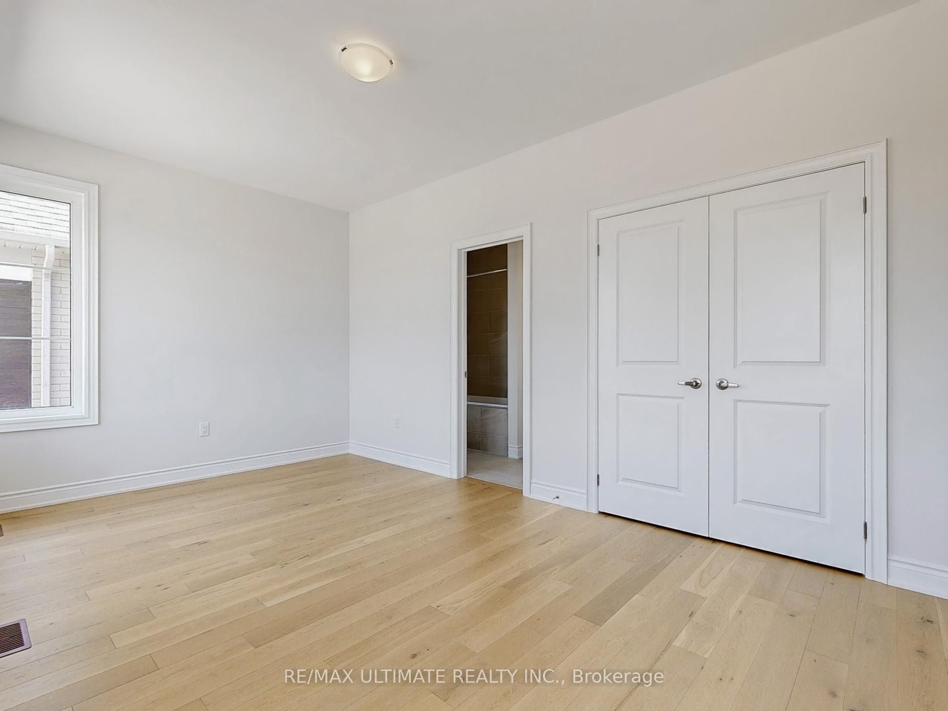 156 Winthrop Crescent Property Photo 38
