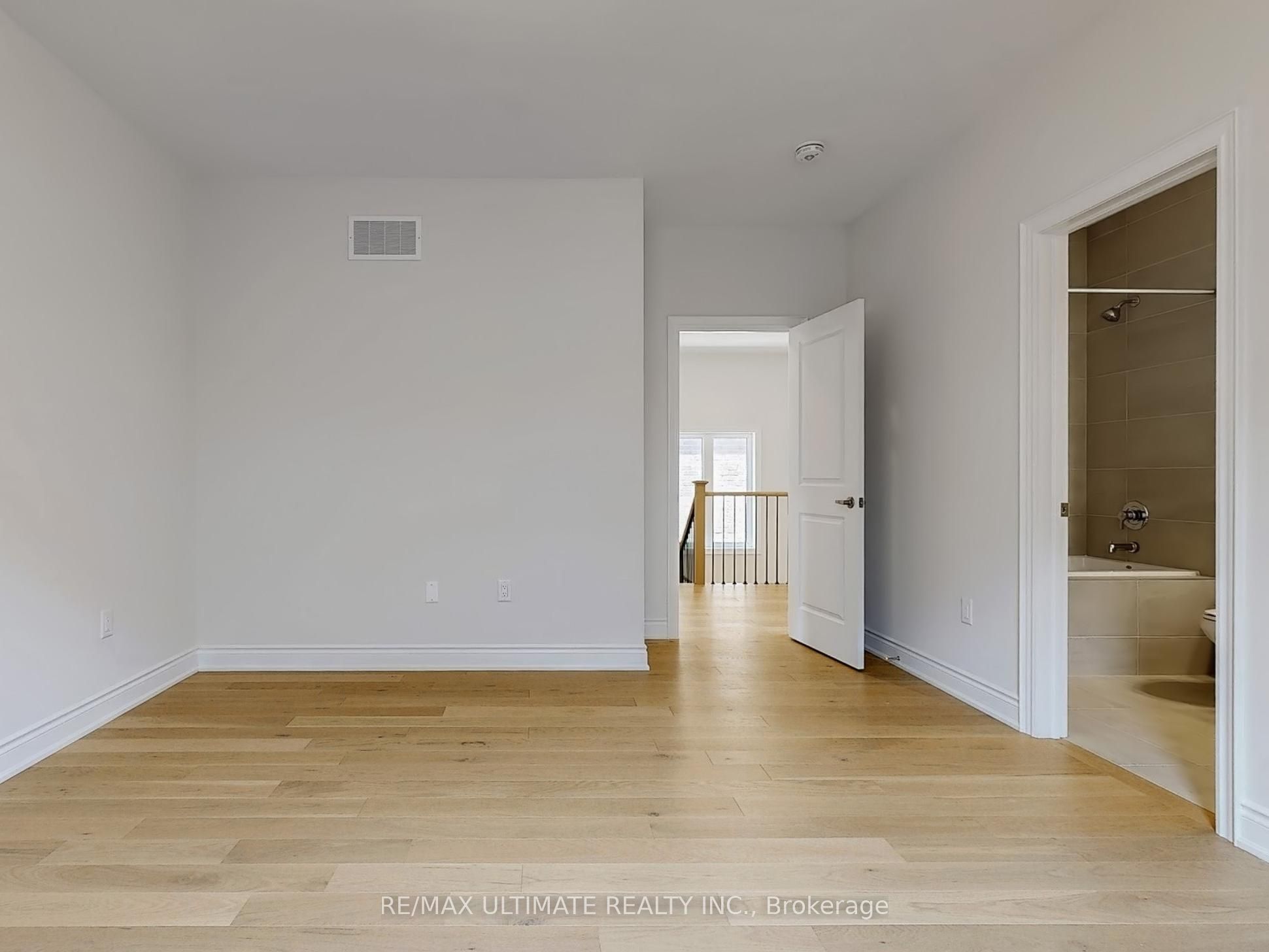 156 Winthrop Crescent Property Photo 44