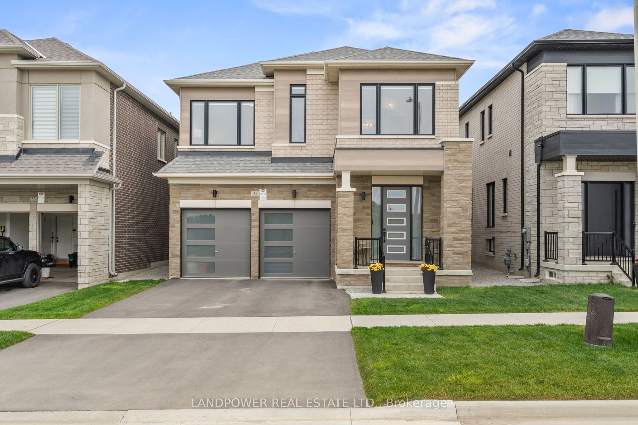 35 Longworth Avenue Property Photo 1