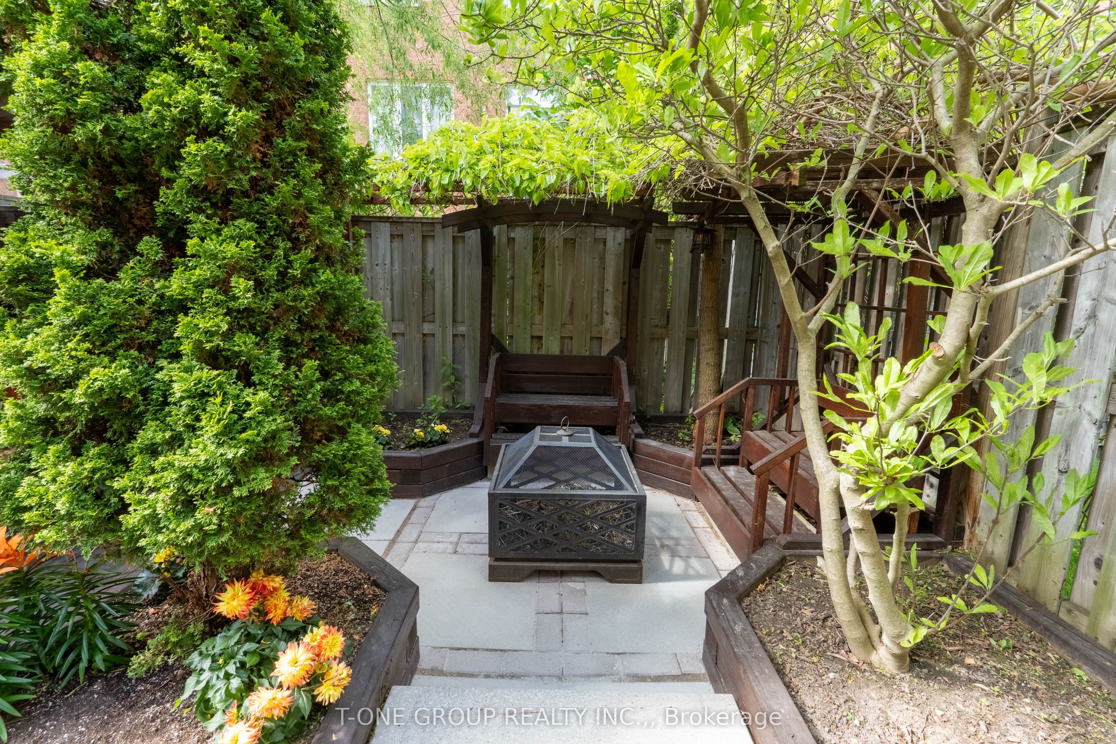 #14 - 8 Townwood Drive