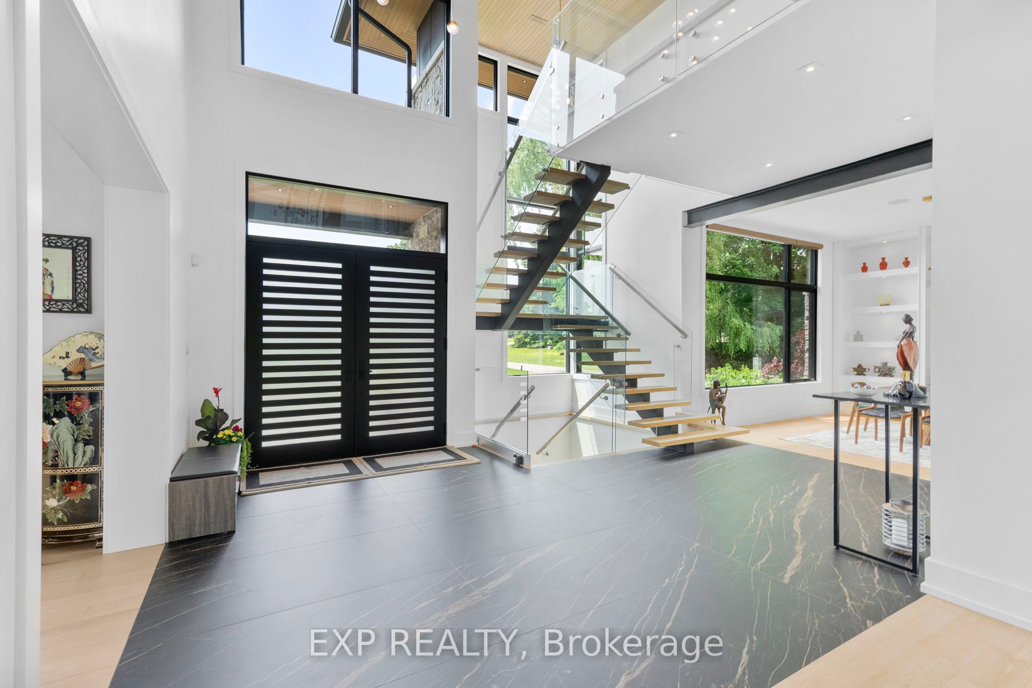 8 Cachet Parkway Property Photo 3