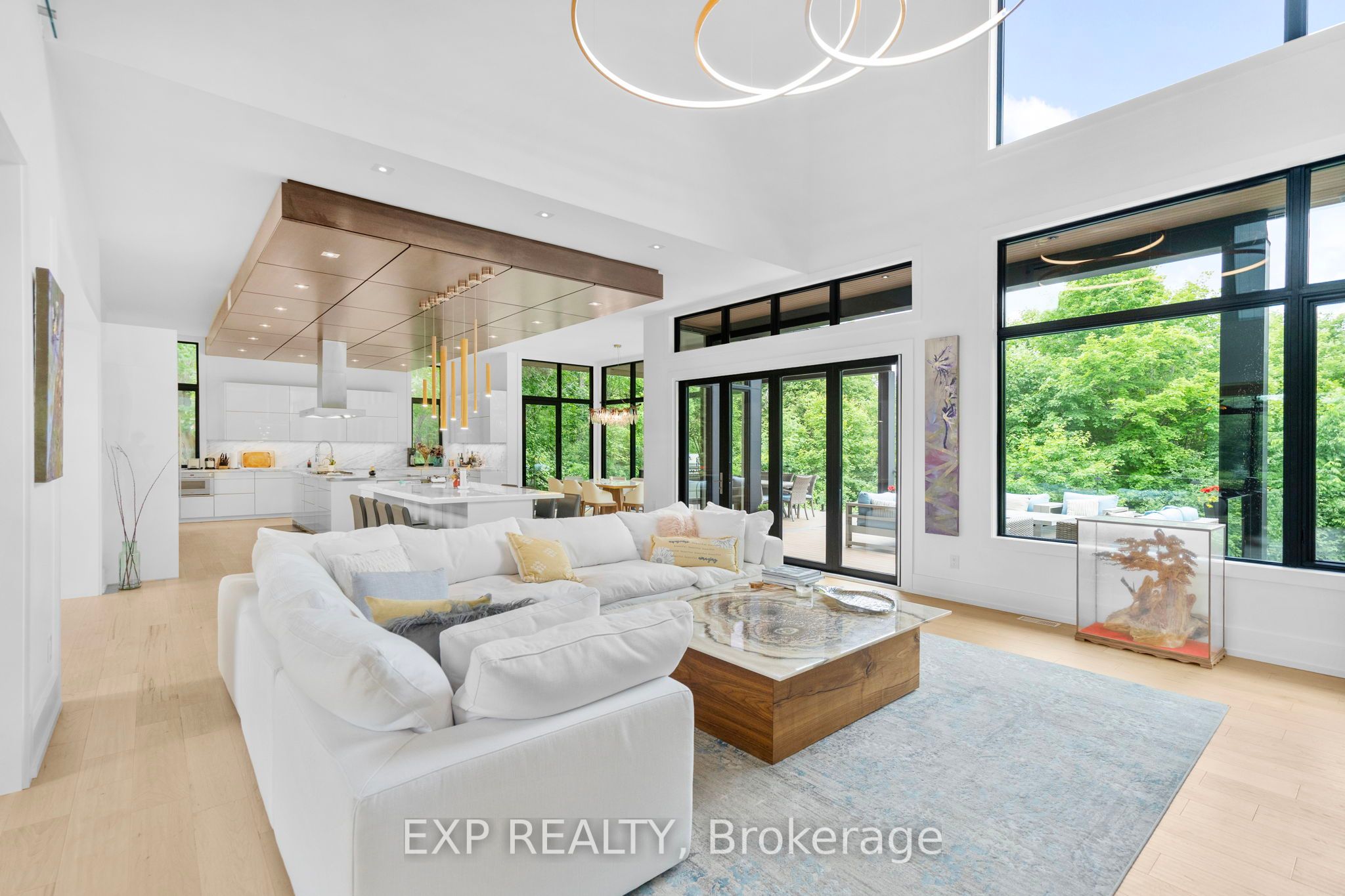 8 Cachet Parkway Property Photo 12