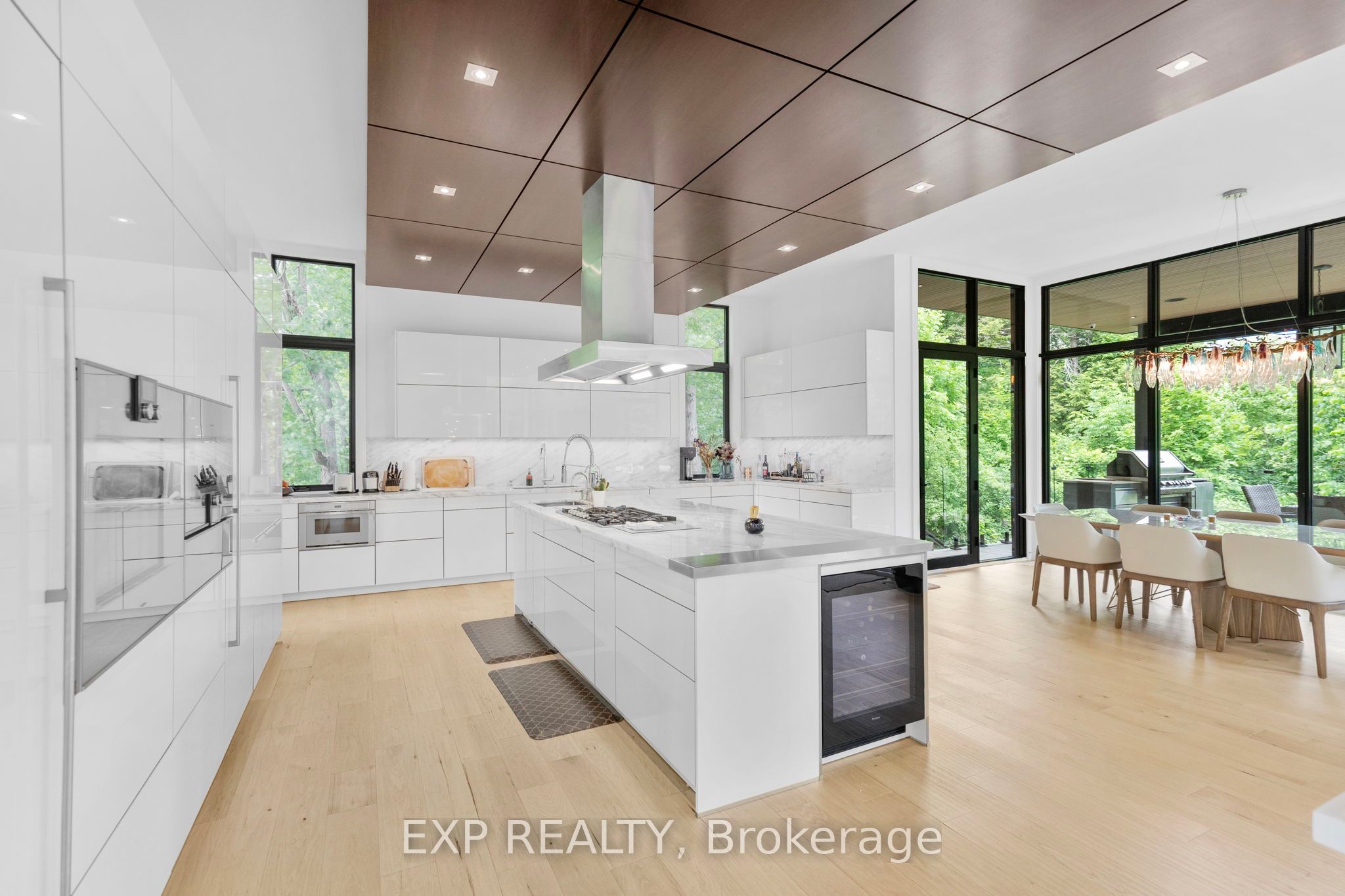 8 Cachet Parkway Property Photo 15