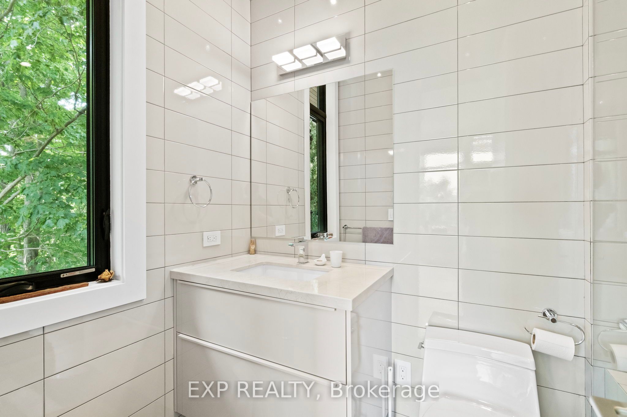 8 Cachet Parkway Property Photo 31