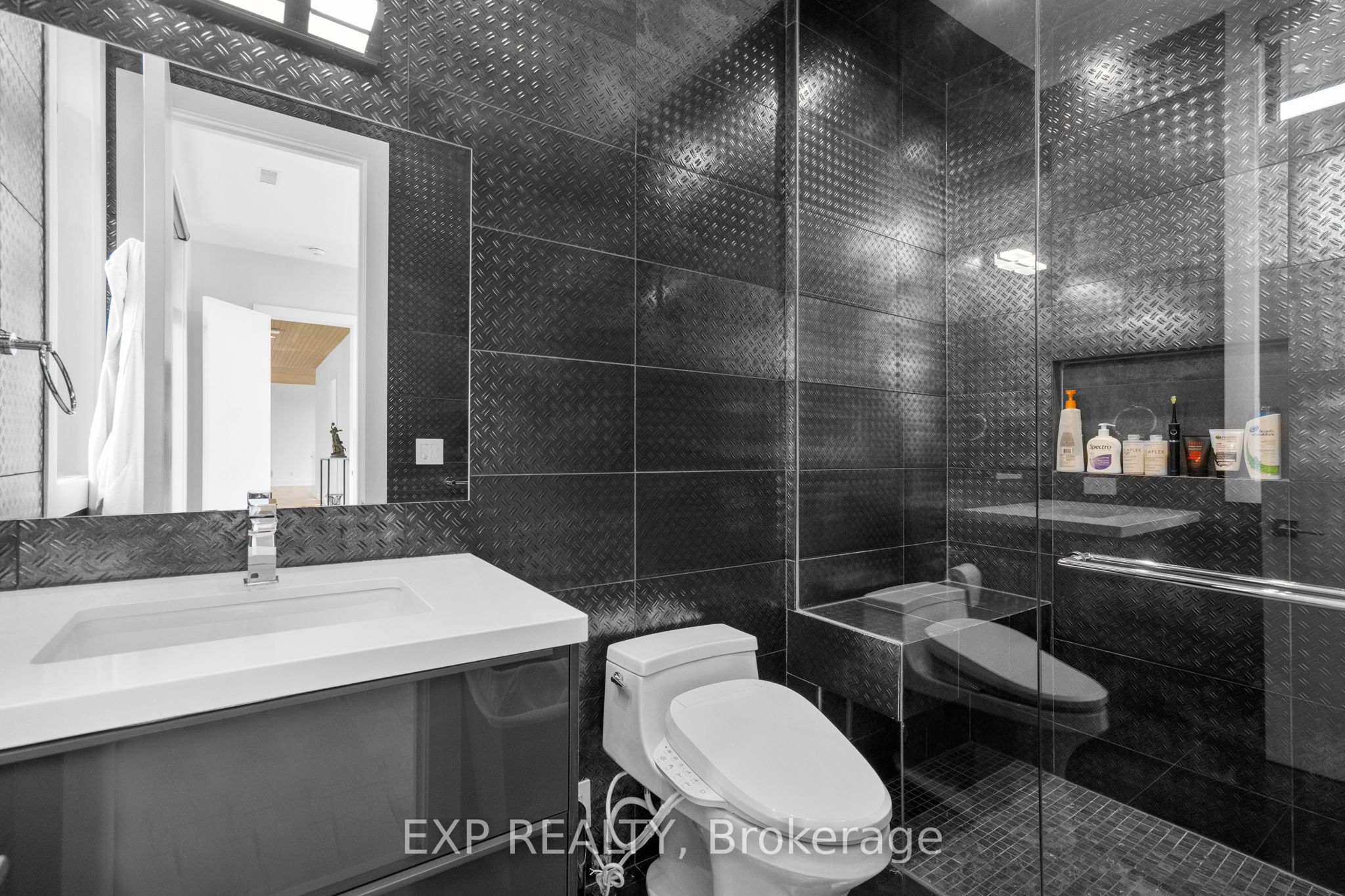 8 Cachet Parkway Property Photo 33