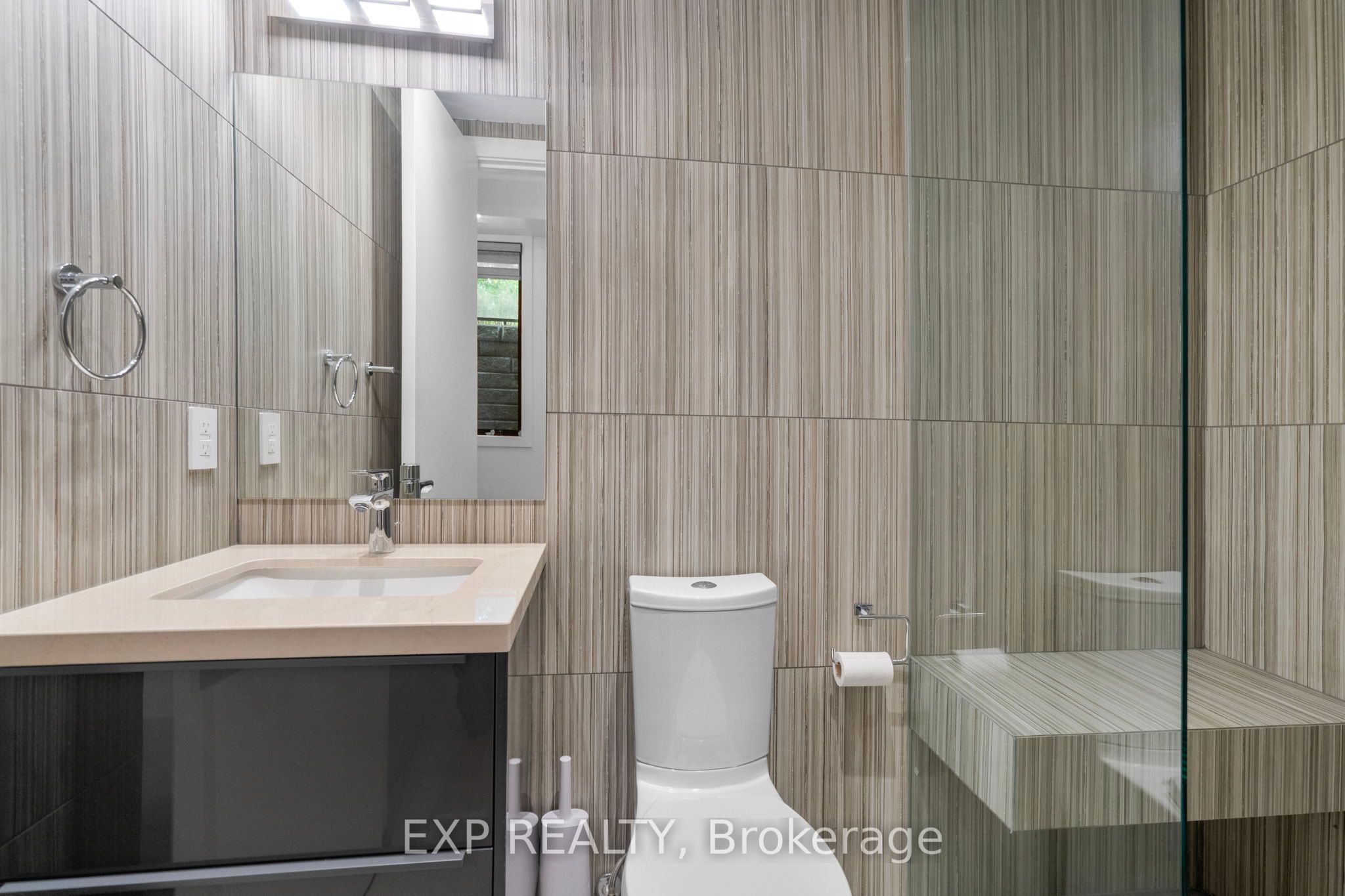 8 Cachet Parkway Property Photo 38