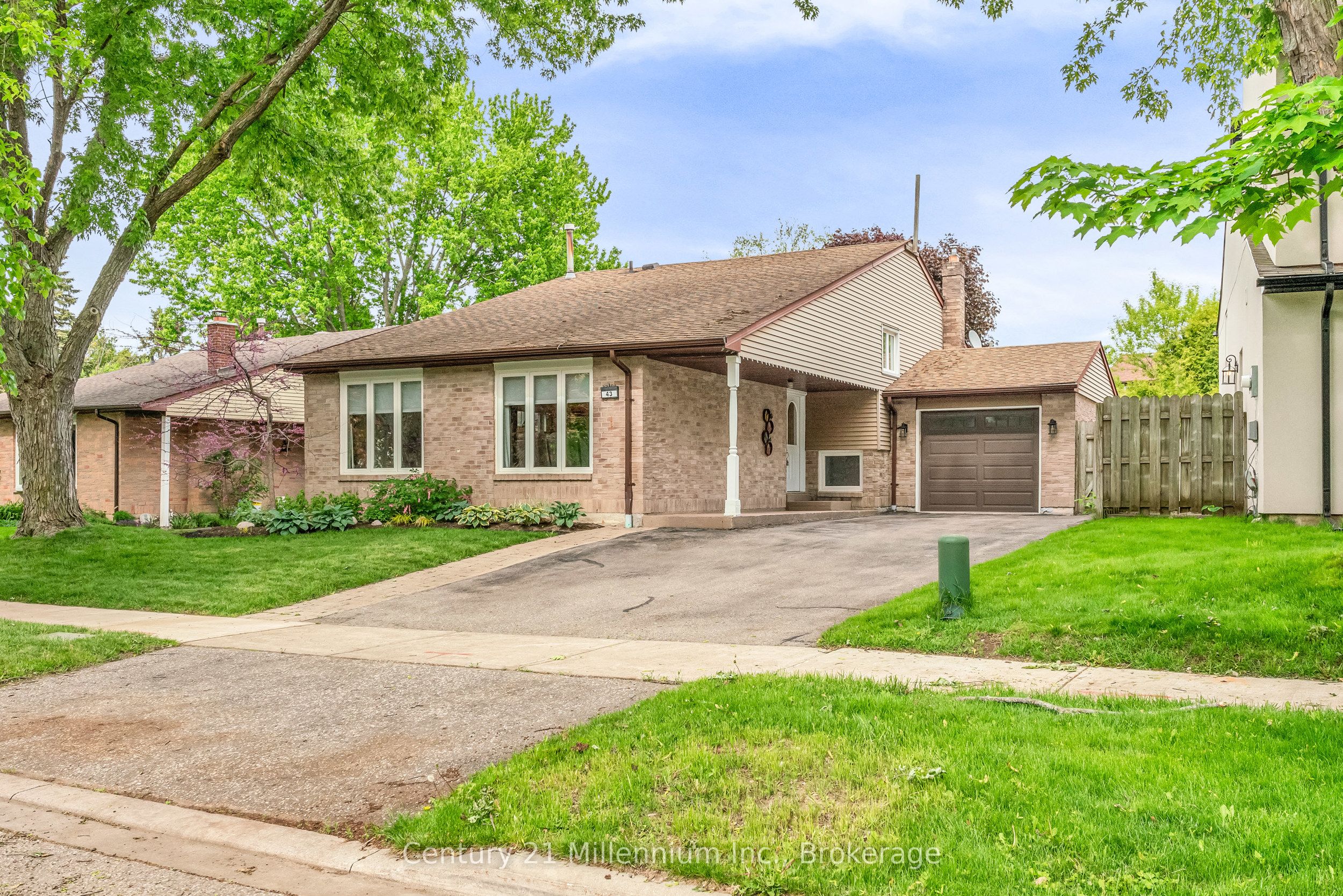43 Stoddart Drive Property Photo 1