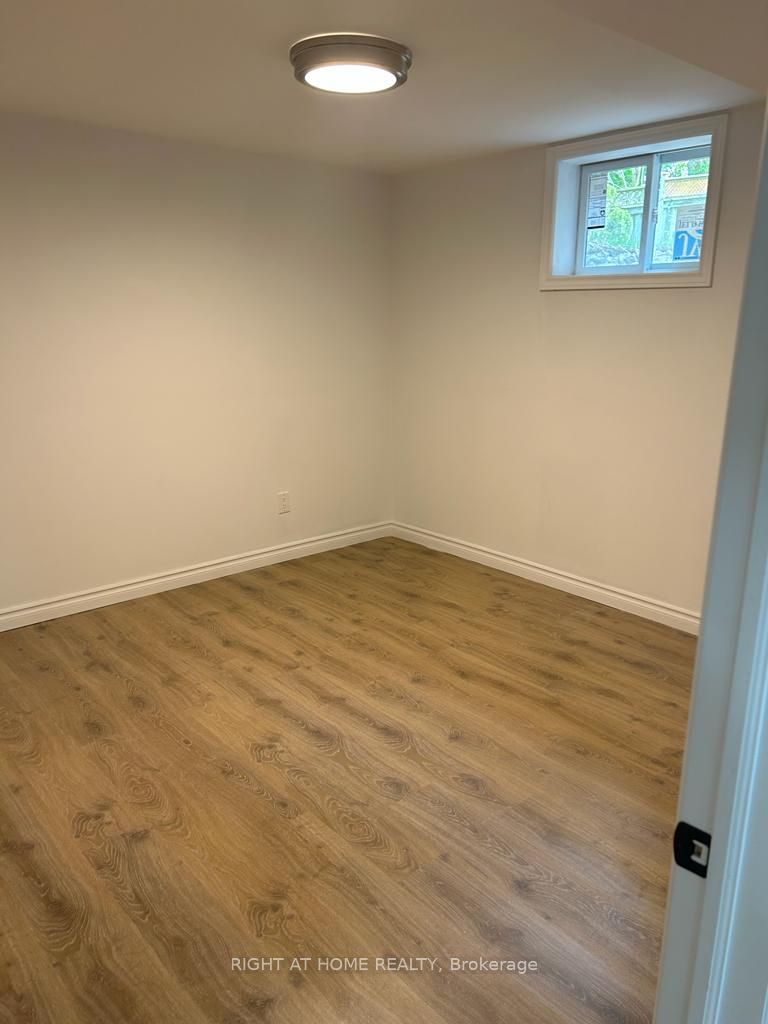 16 Gilbank Drive Bsmnt#1 Property Photo 4