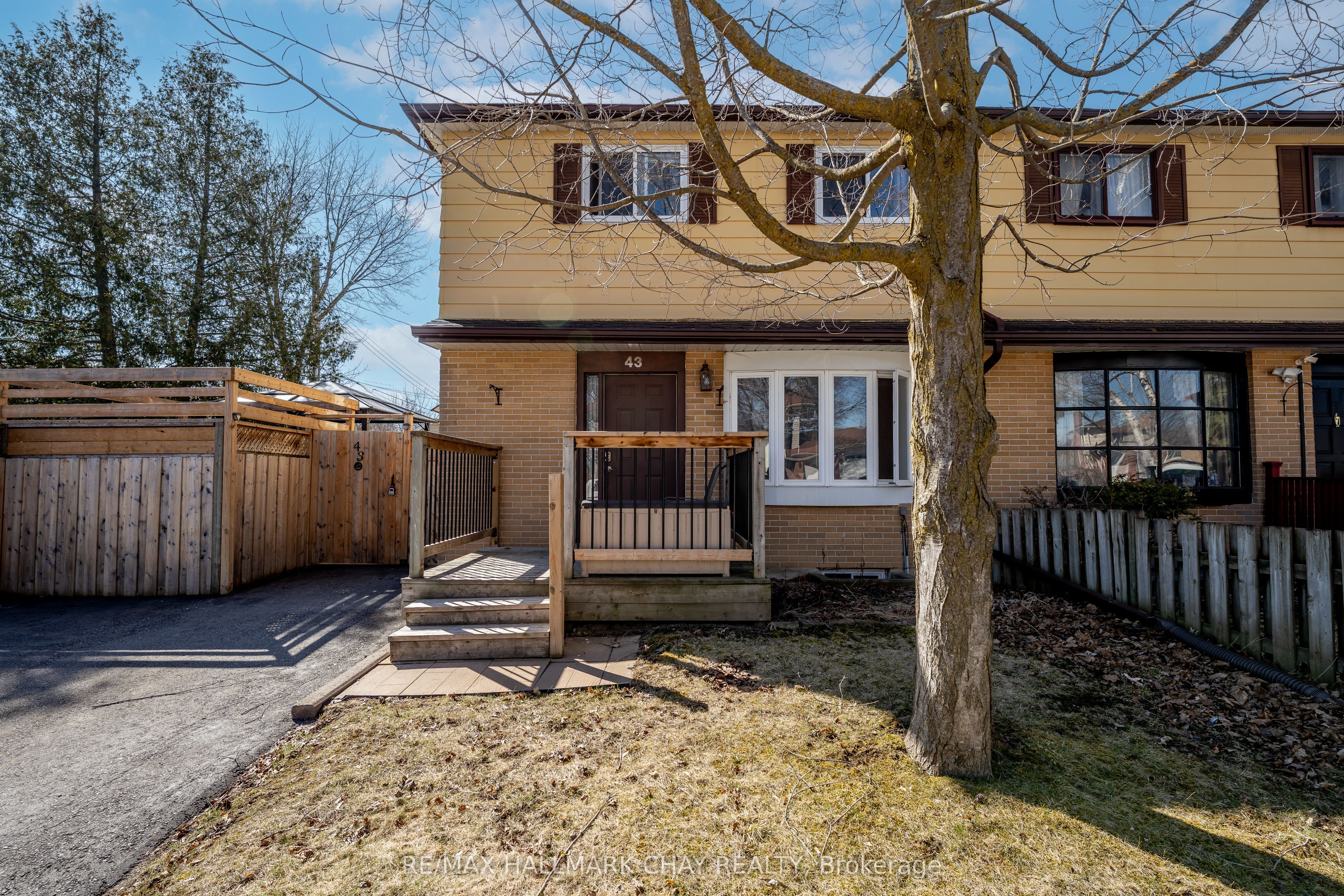 43 Adeline Ave Property Photo 1