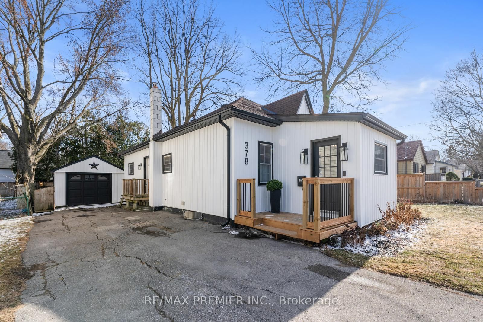 378 Andrew Street Property Photo 1