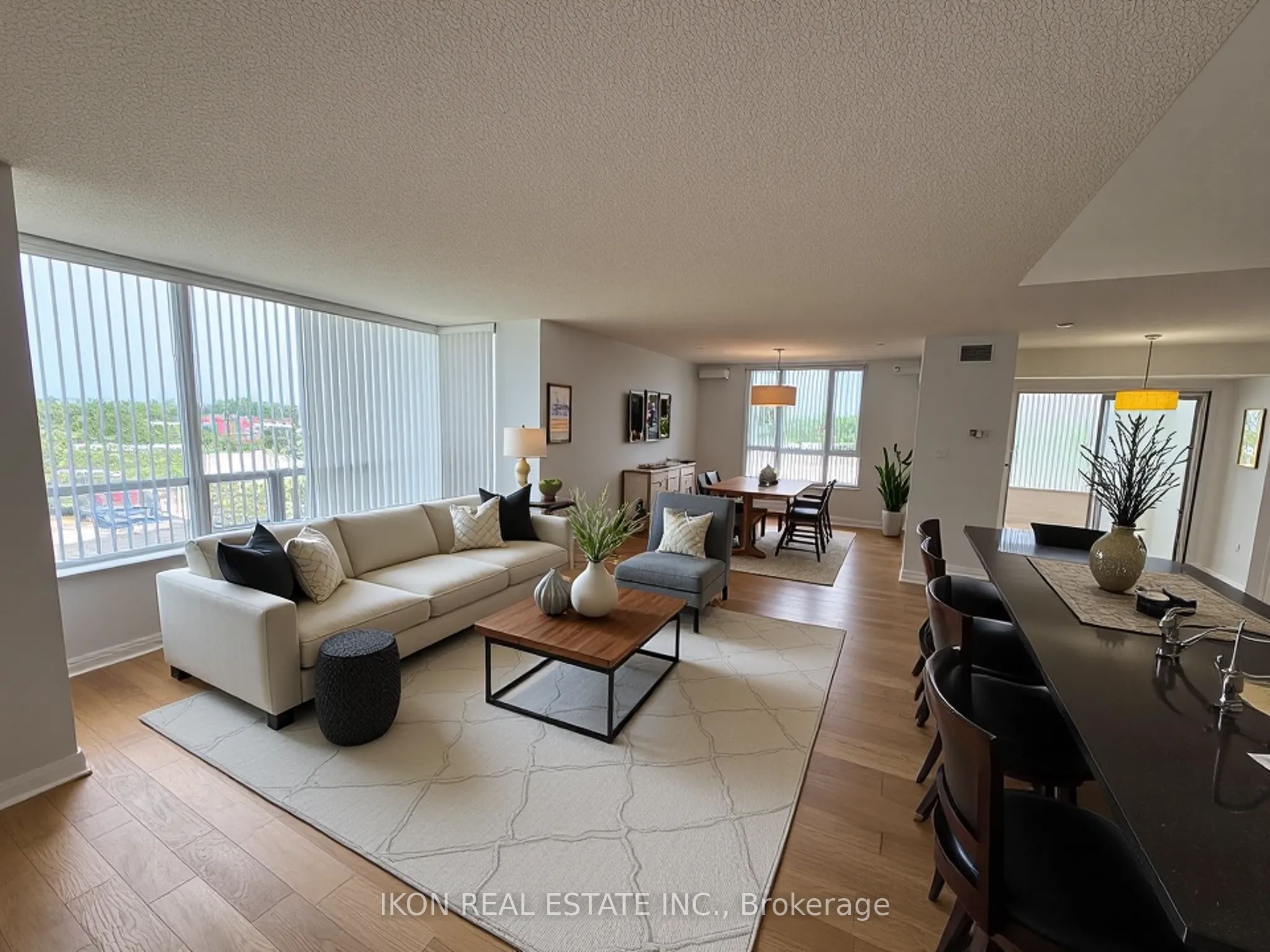 7373 Kennedy Road 701 Property Photo 1