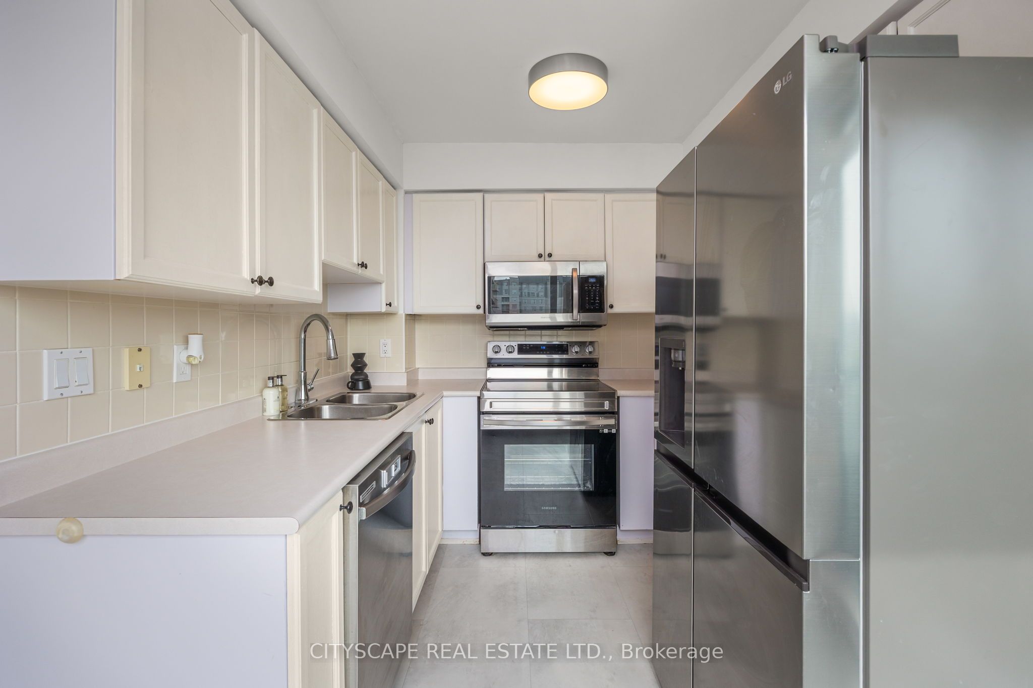 5 Emerald Lane 503 Property Photo 12