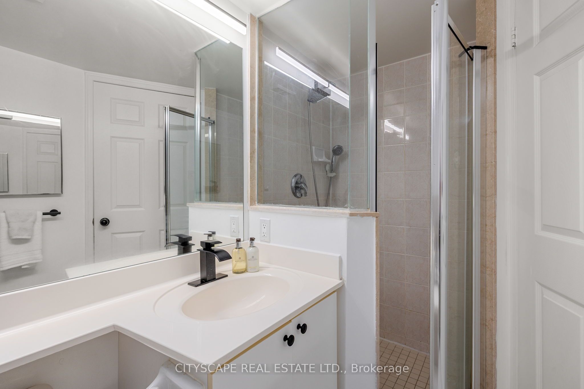 5 Emerald Lane 503 Property Photo 18