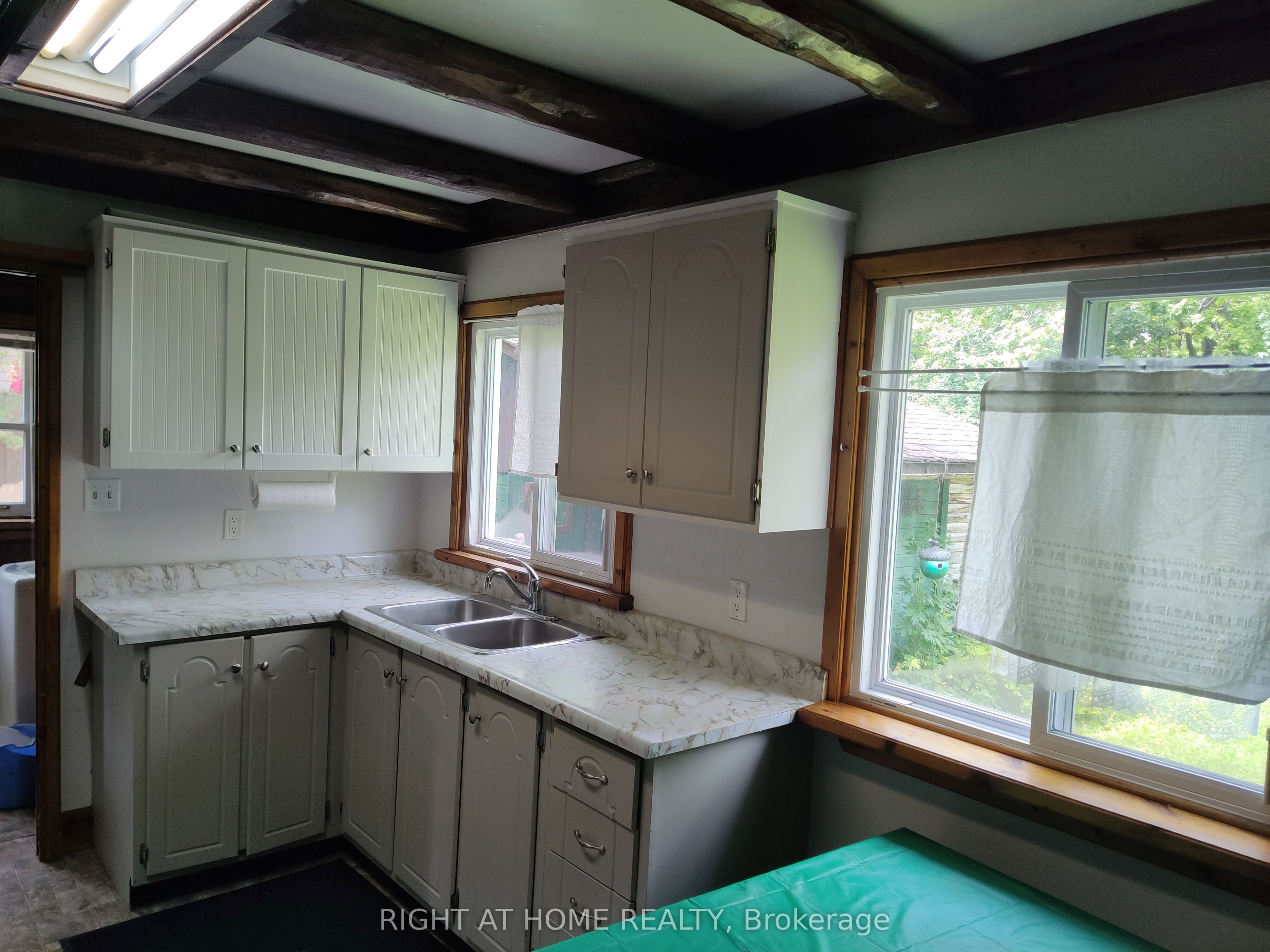 110 Ethel Park Drive Property Photo 7