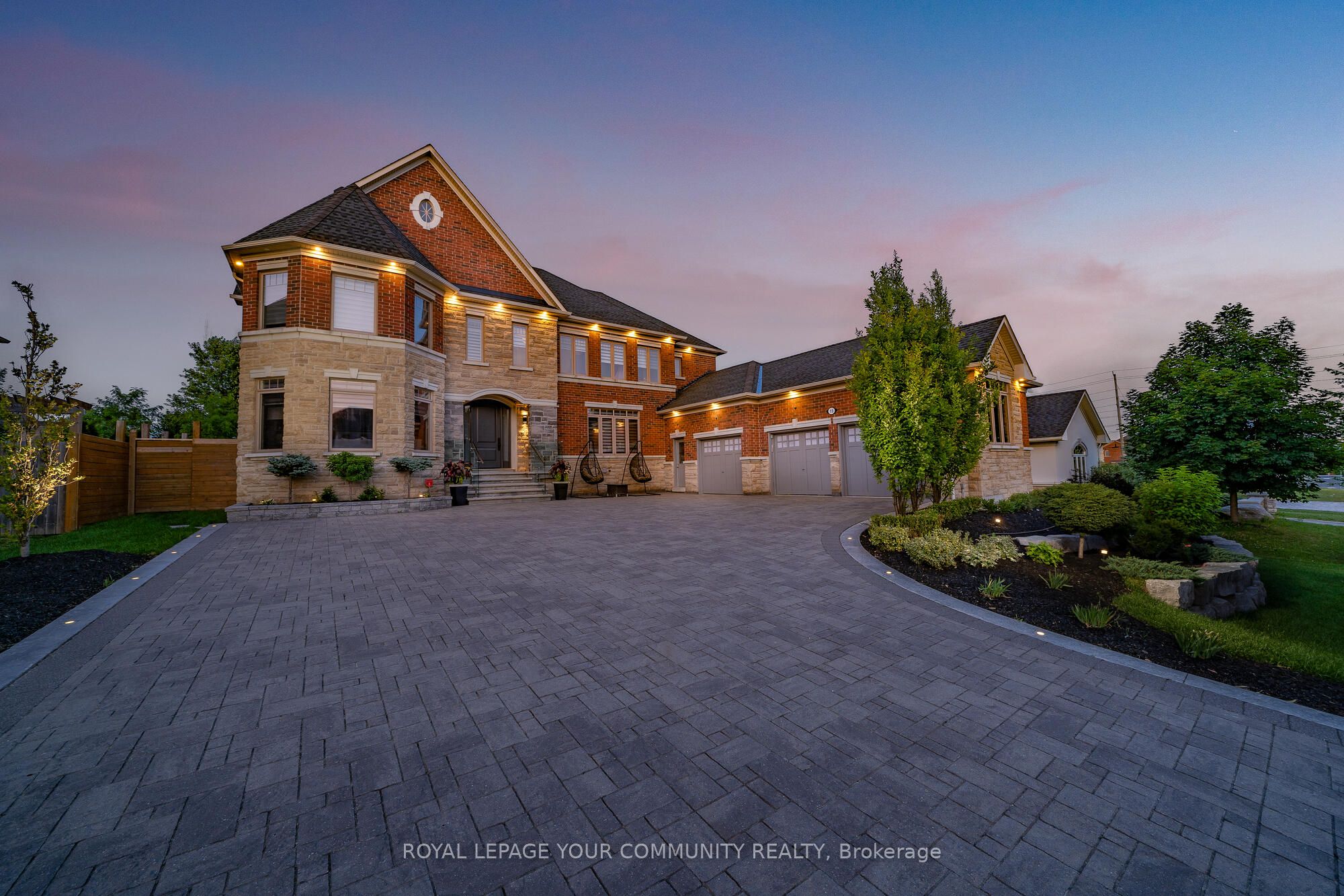 15 Soleil Boulevard Property Photo 1