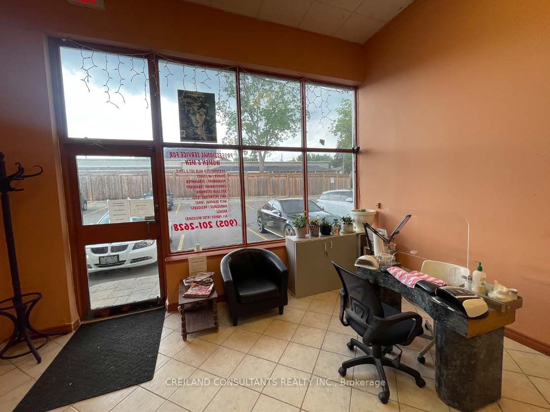 6040 Highway 7 N/a Property Photo 5