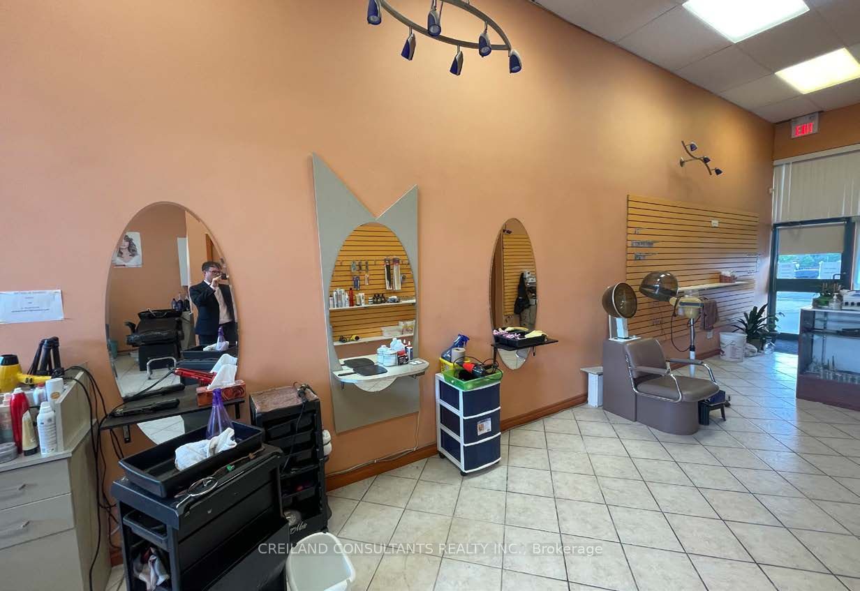 6040 Highway 7 N/a Property Photo 6