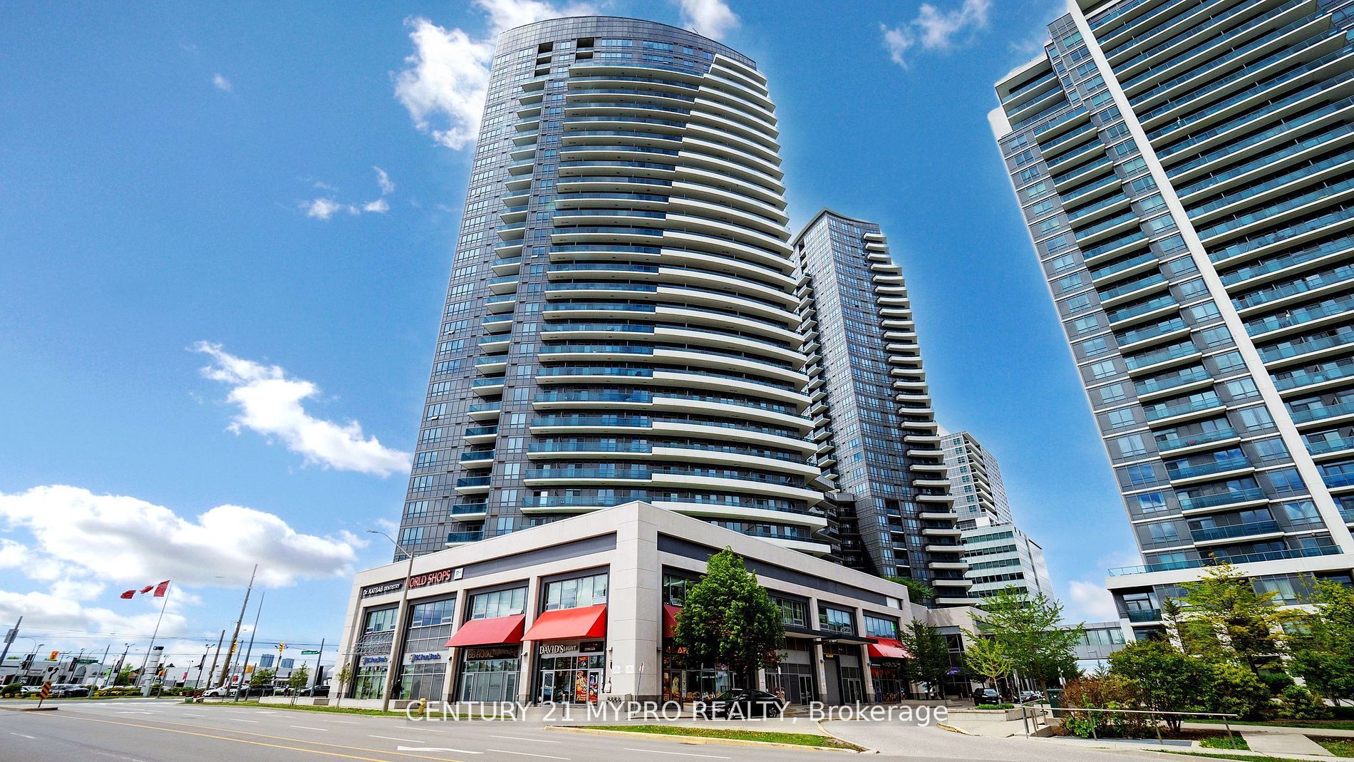 7171 Yonge St Property Photo 1
