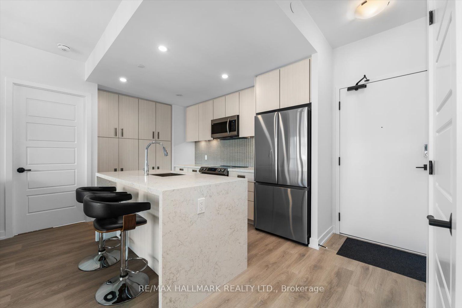 415 Sea Ray Avenue 311 Property Photo 2