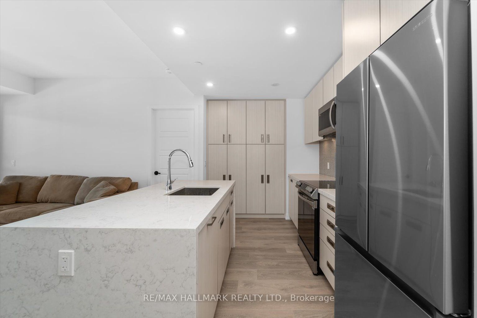 415 Sea Ray Avenue 311 Property Photo 3