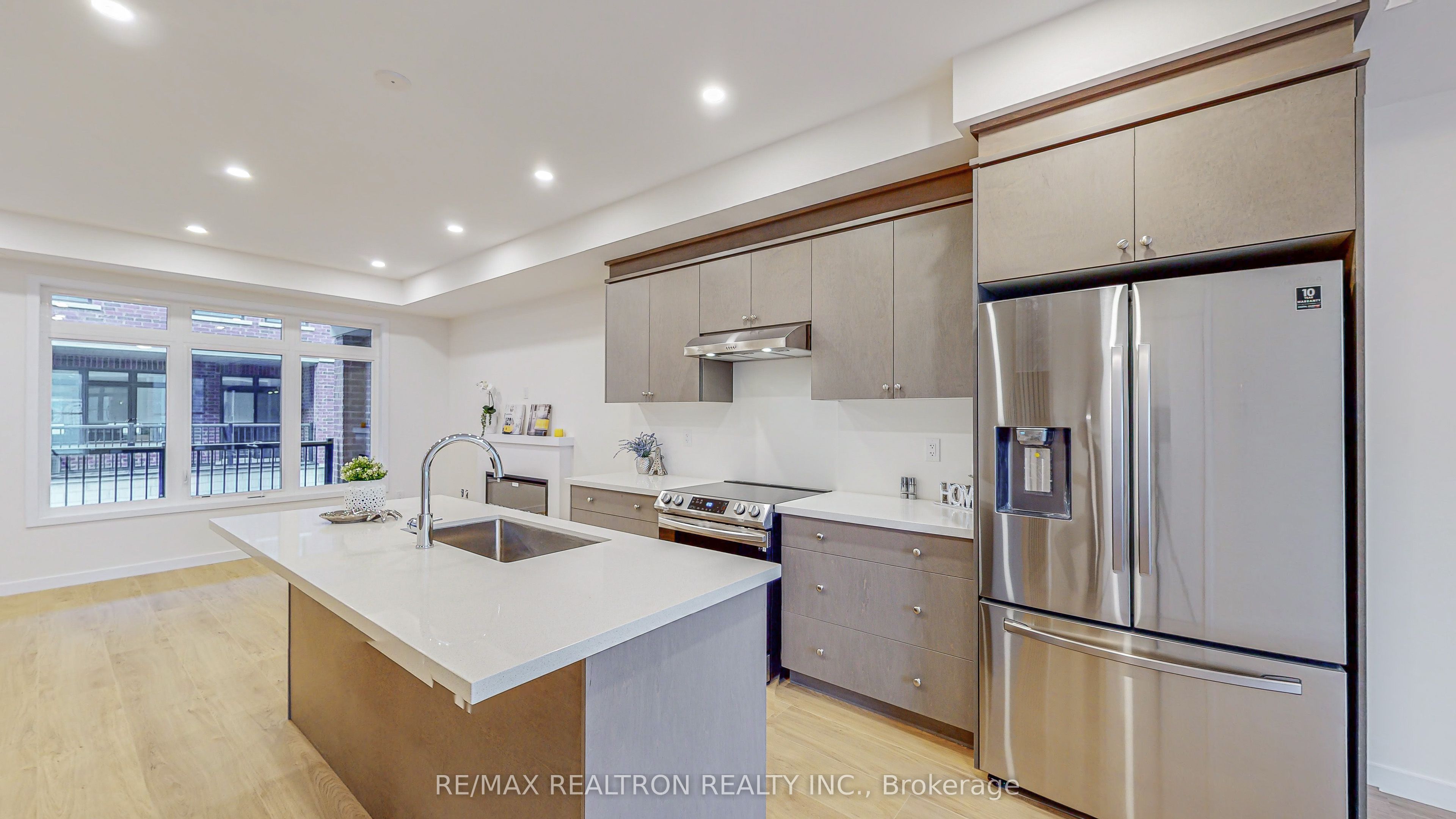 10262 Keele Street Property Photo 3