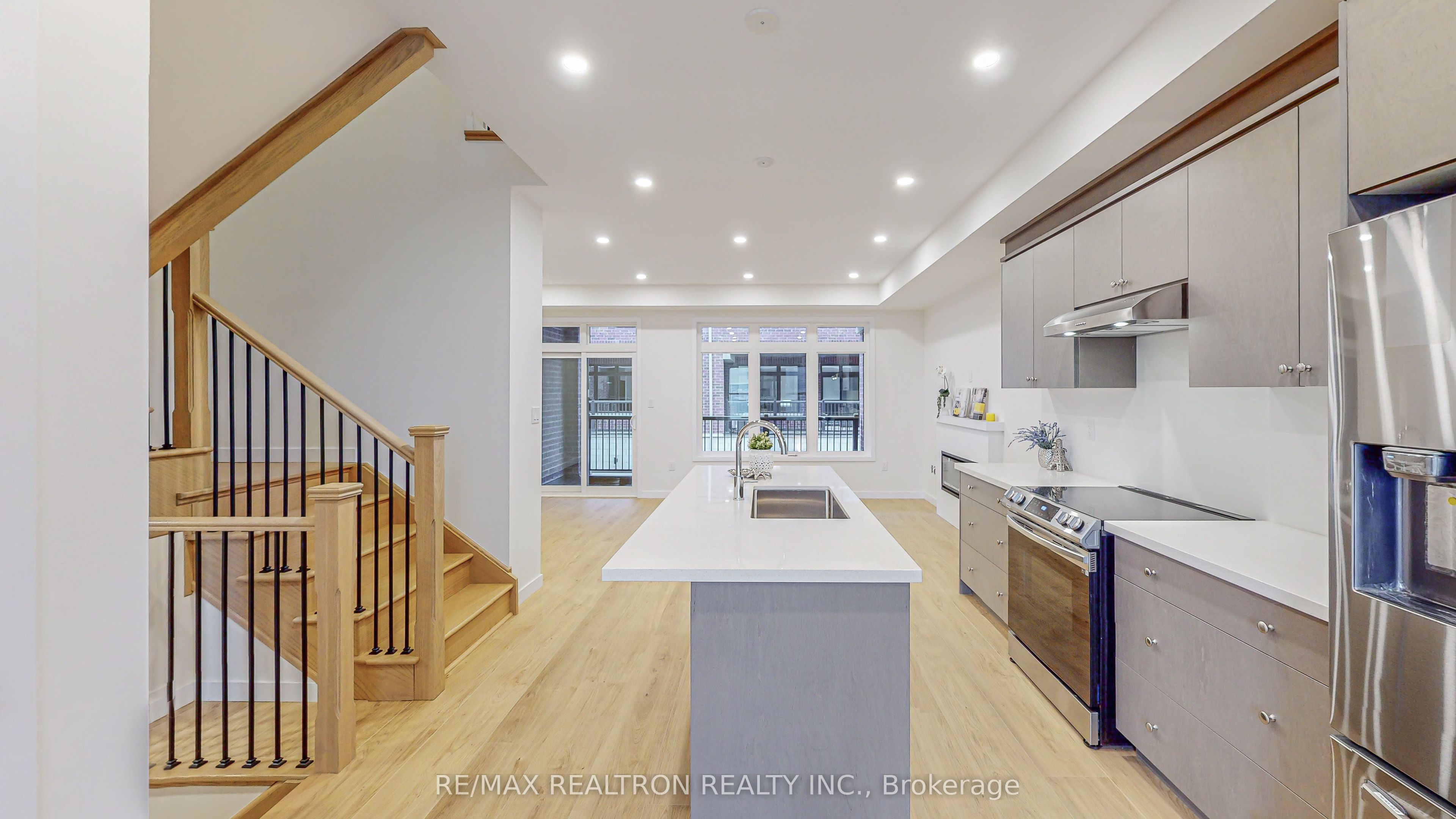 10262 Keele Street Property Photo 6