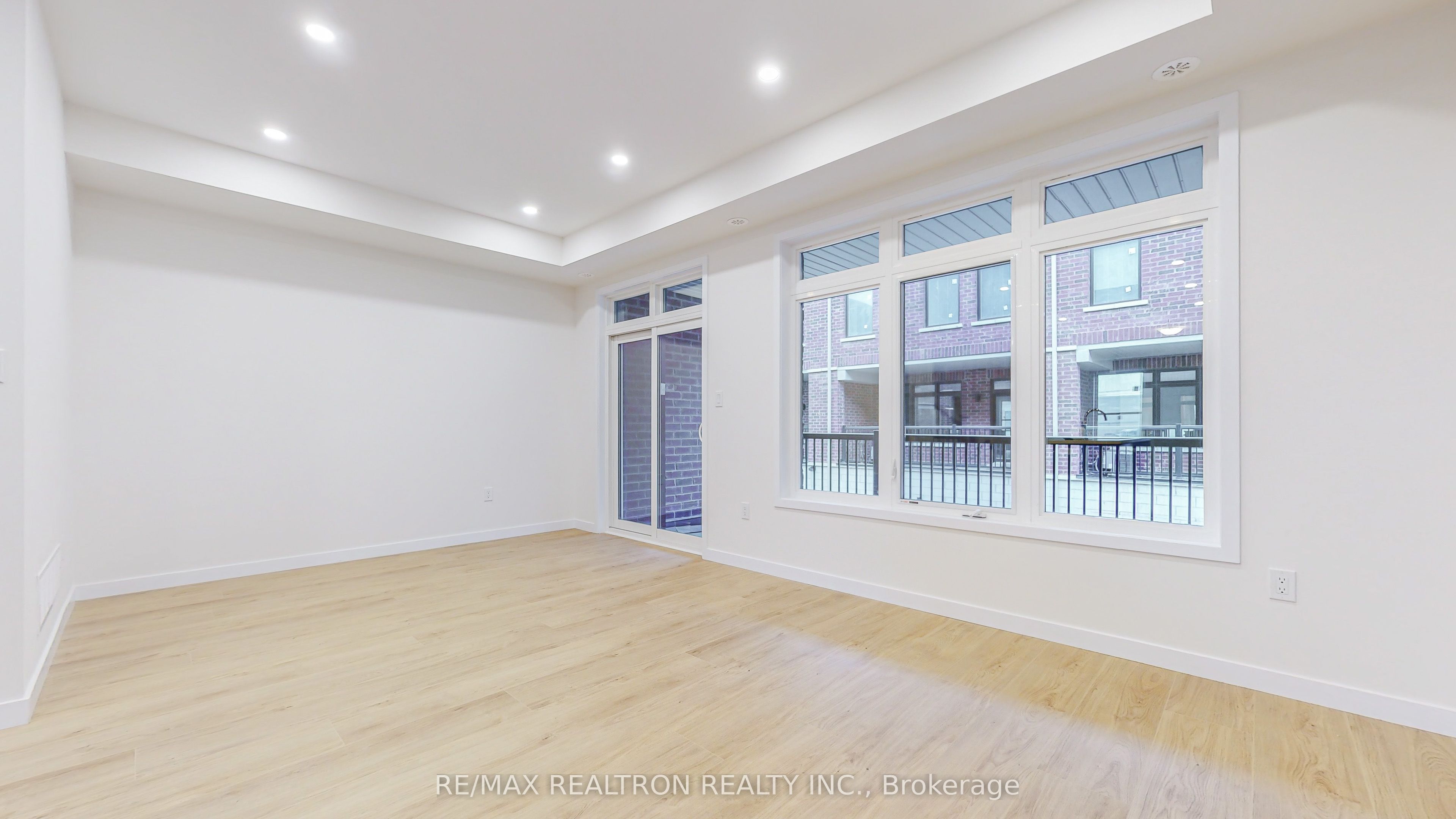 10262 Keele Street Property Photo 9