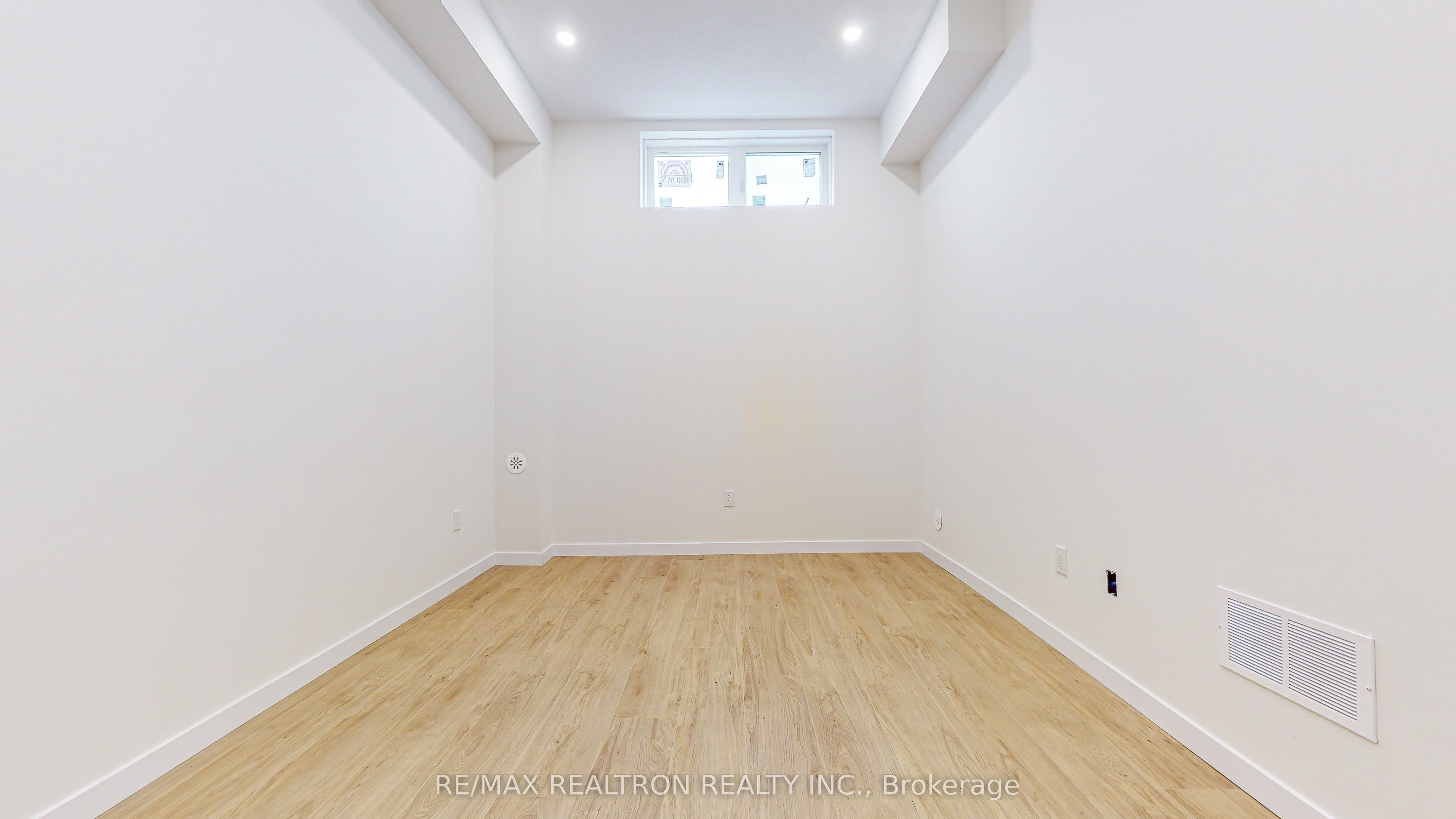10262 Keele Street Property Photo 22