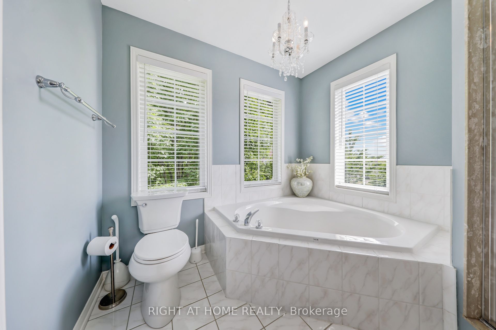 108 King William Crescent Property Photo 13