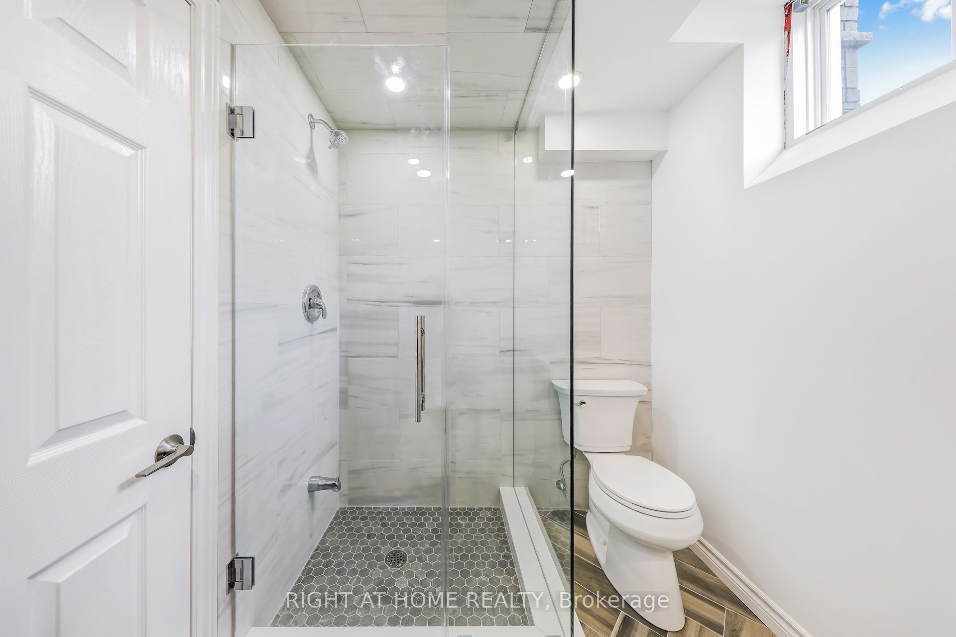 108 King William Crescent Property Photo 17