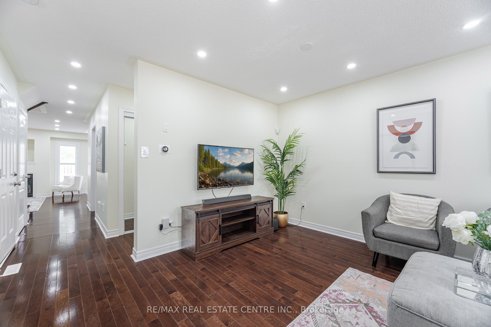 34 Firbank Lane Property Photo 8