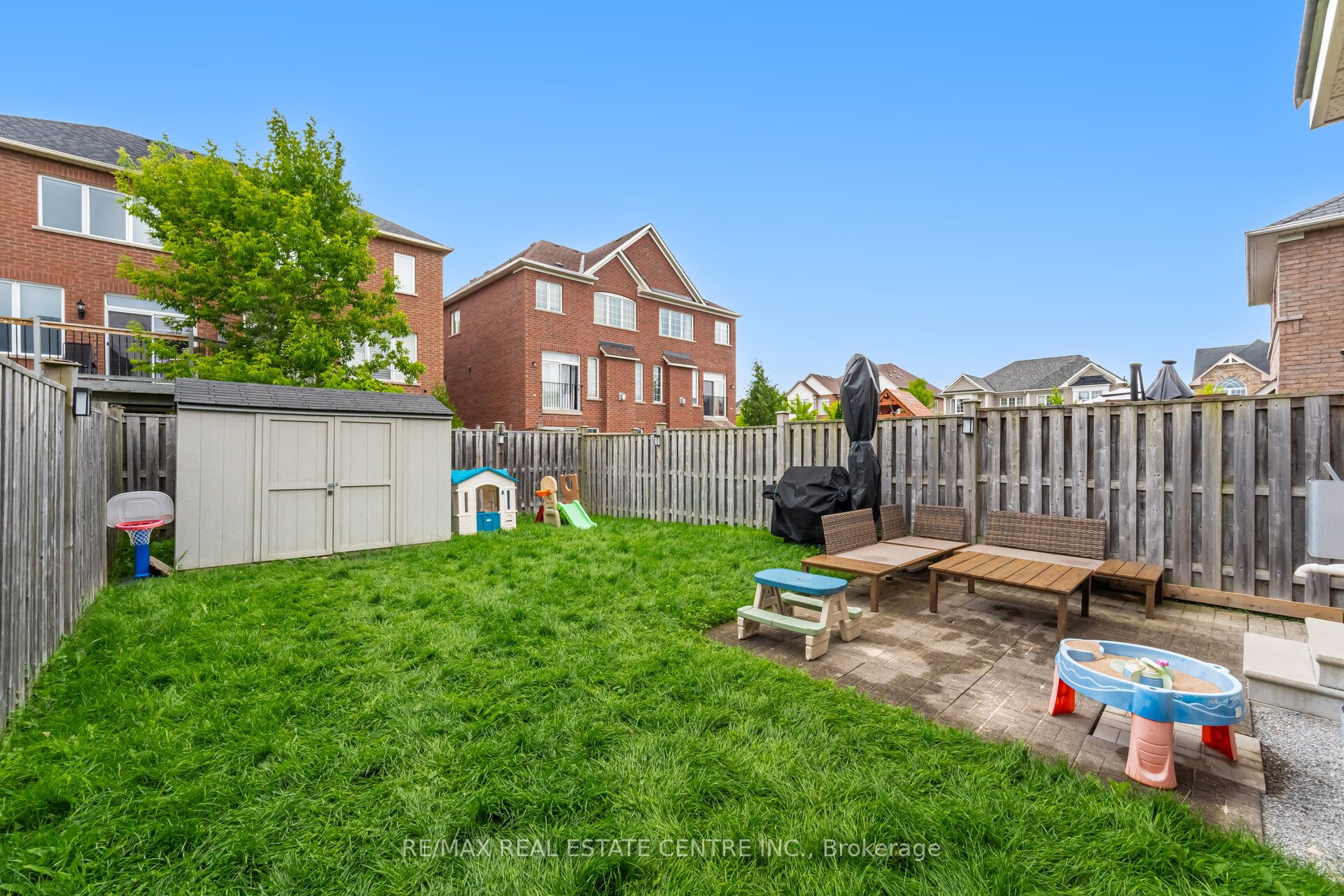 34 Firbank Lane Property Photo 40