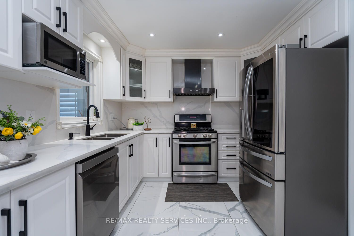 10 Gold Finch Place Property Photo 12