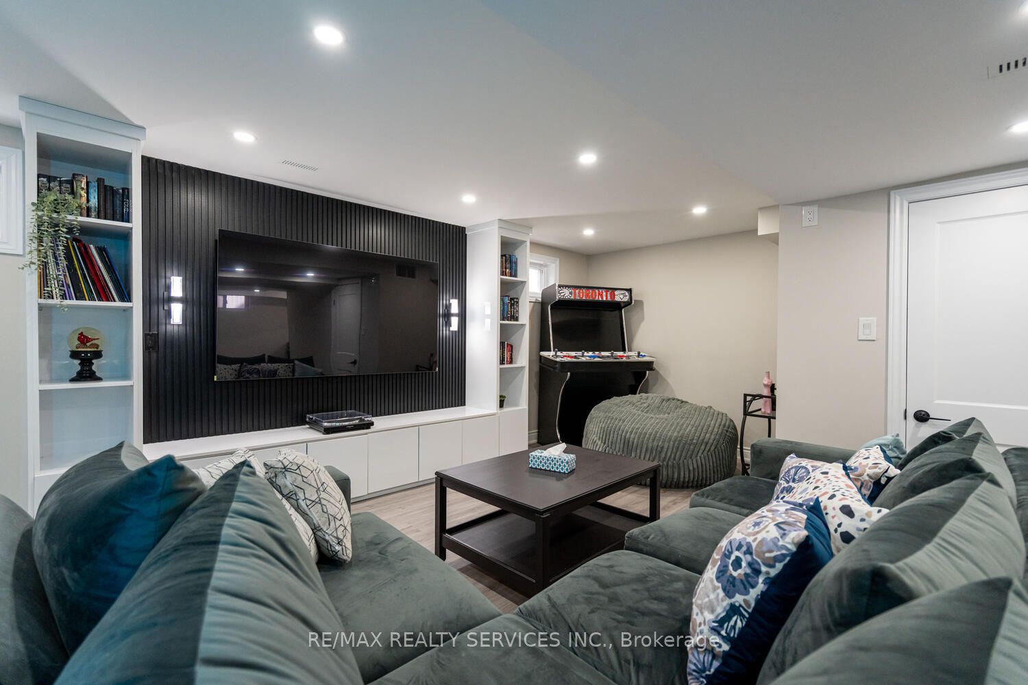 10 Gold Finch Place Property Photo 40