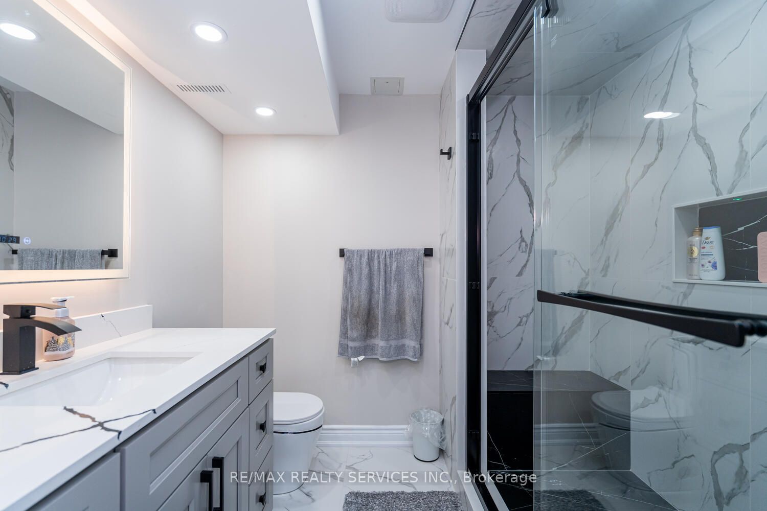 10 Gold Finch Place Property Photo 44