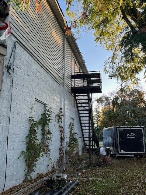 360 Osborne Street Property Photo 3