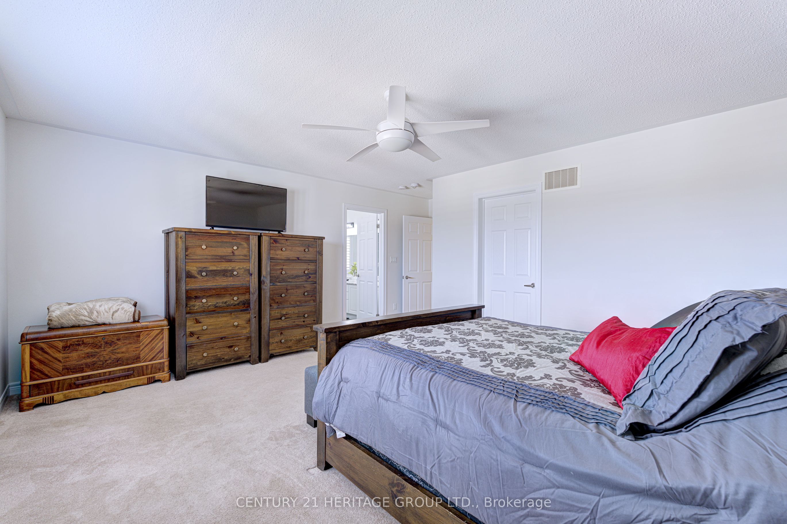 32 Michaelis Street Property Photo 21