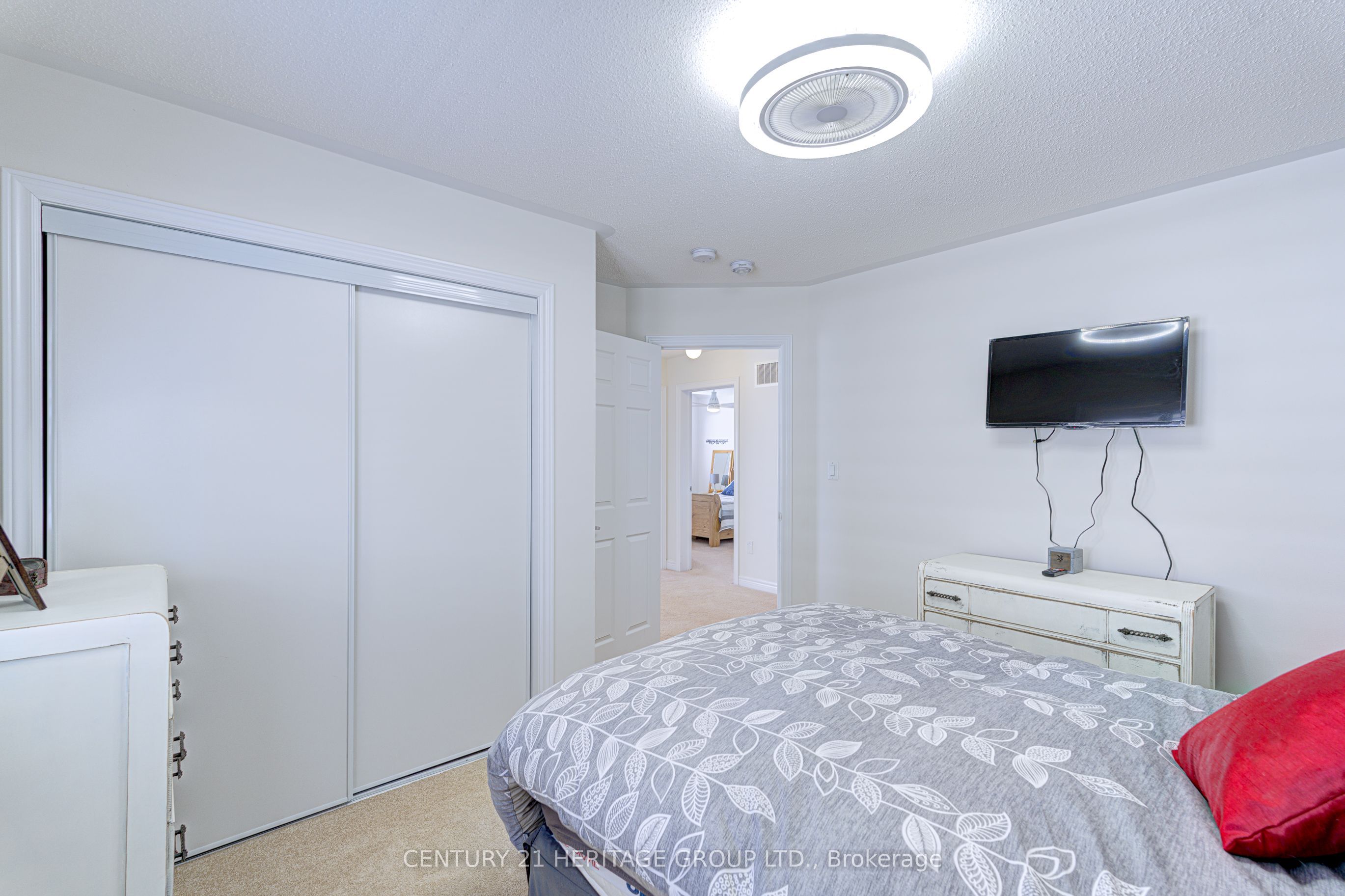 32 Michaelis Street Property Photo 27
