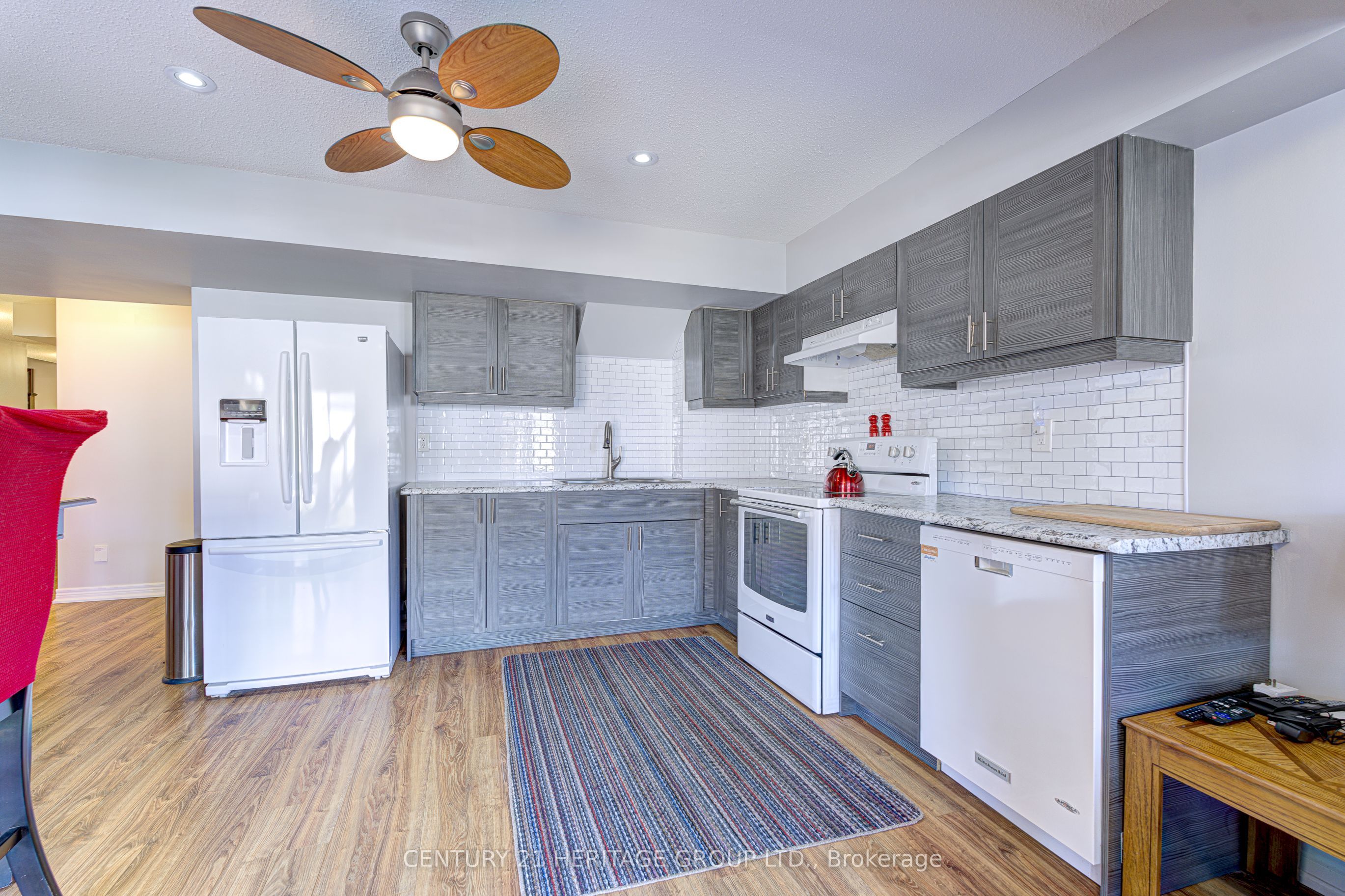 32 Michaelis Street Property Photo 31