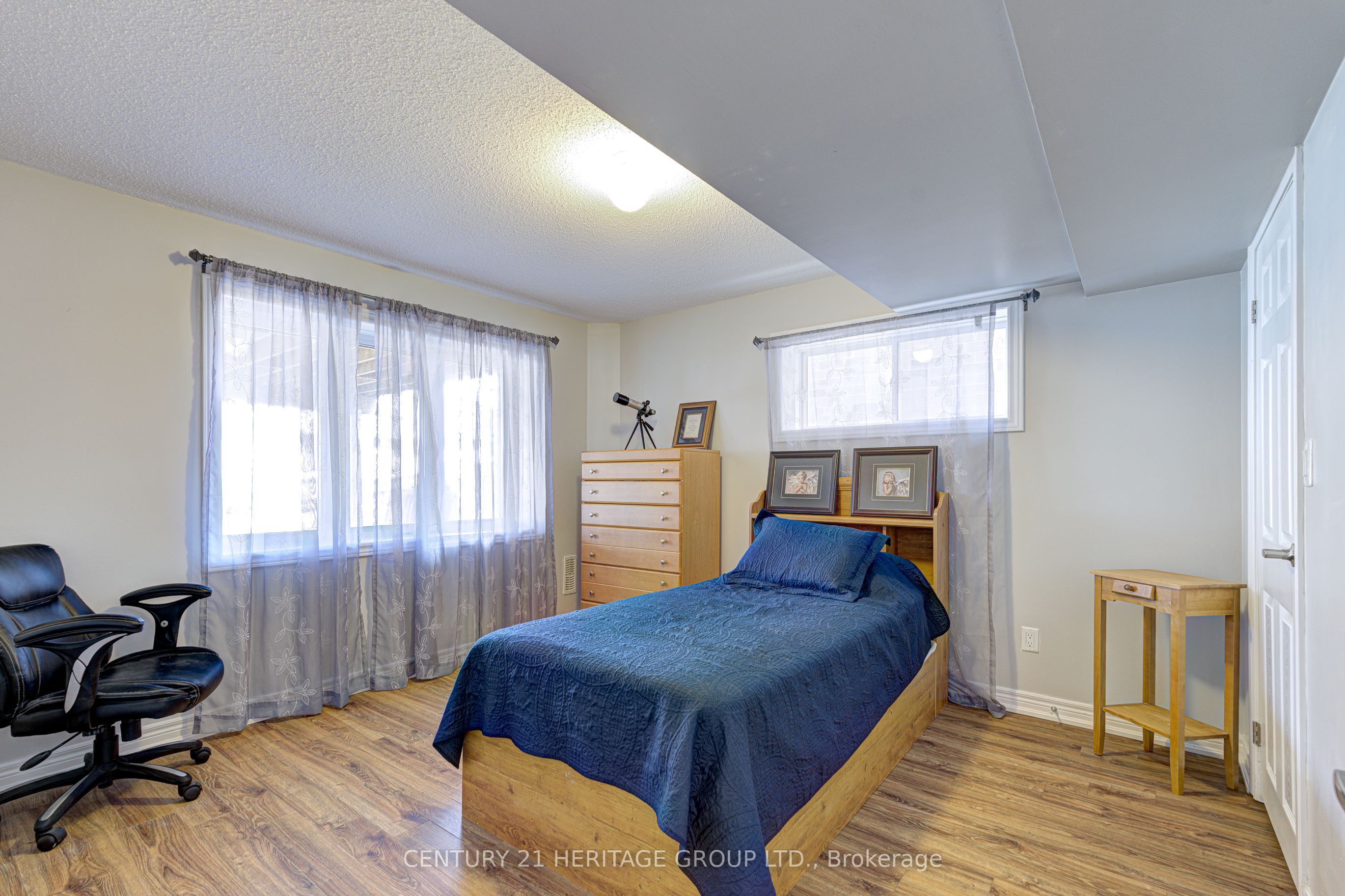 32 Michaelis Street Property Photo 37