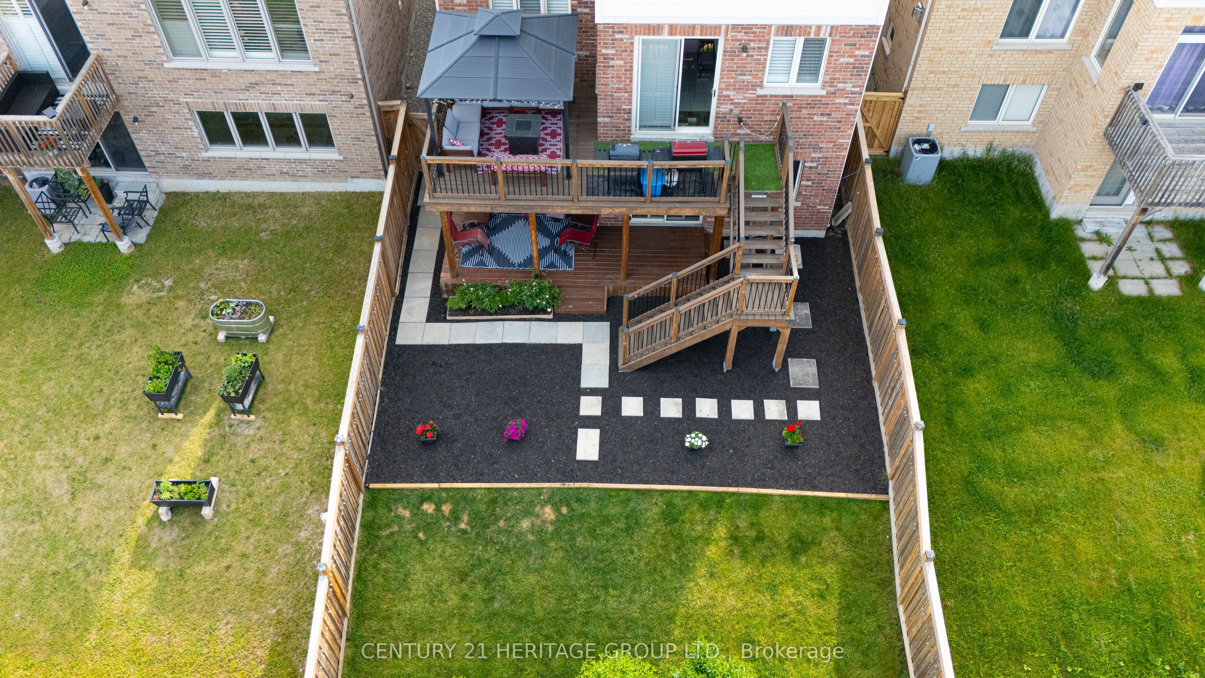 32 Michaelis Street Property Photo 46