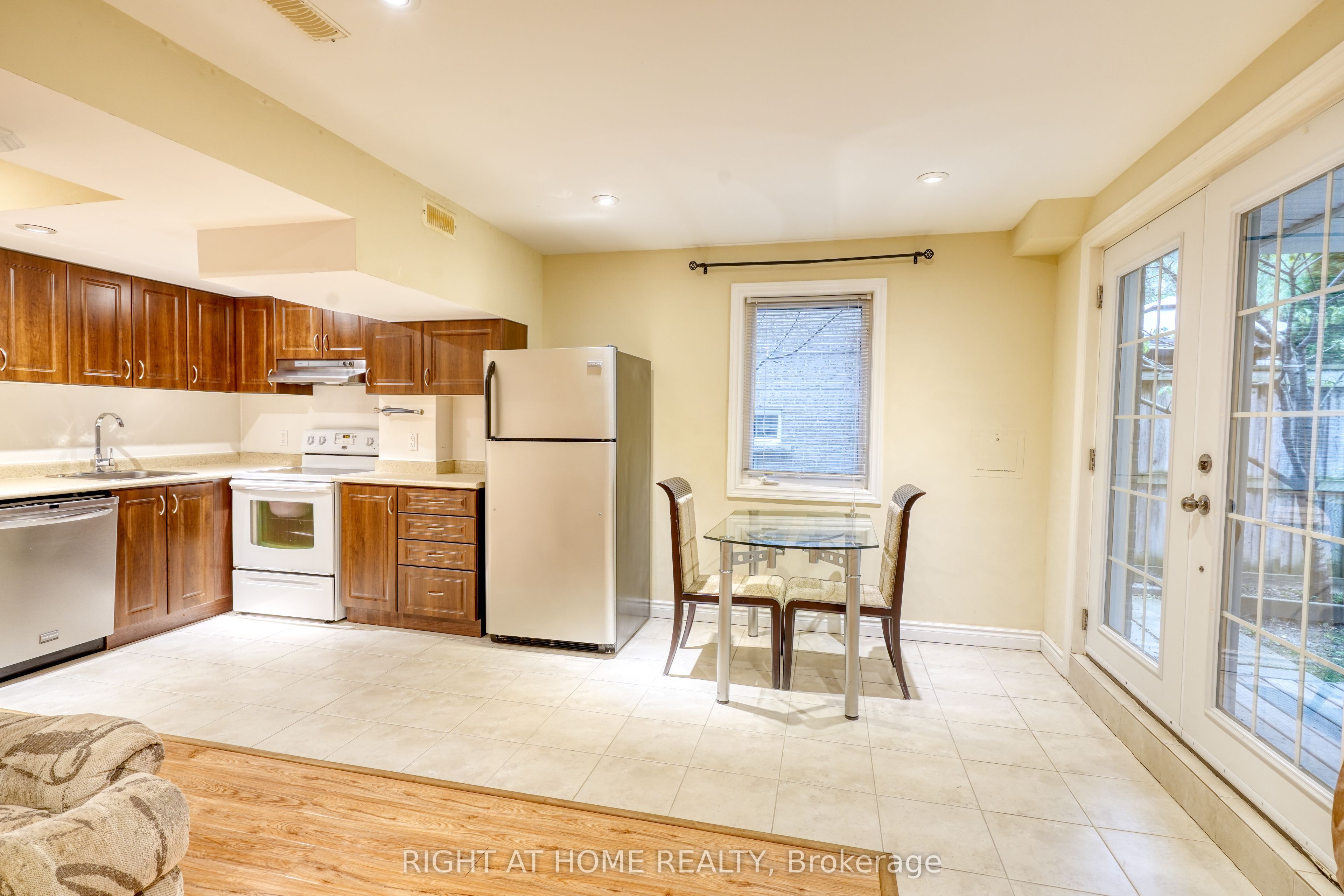 20 Seiffer Crescent Property Photo 30
