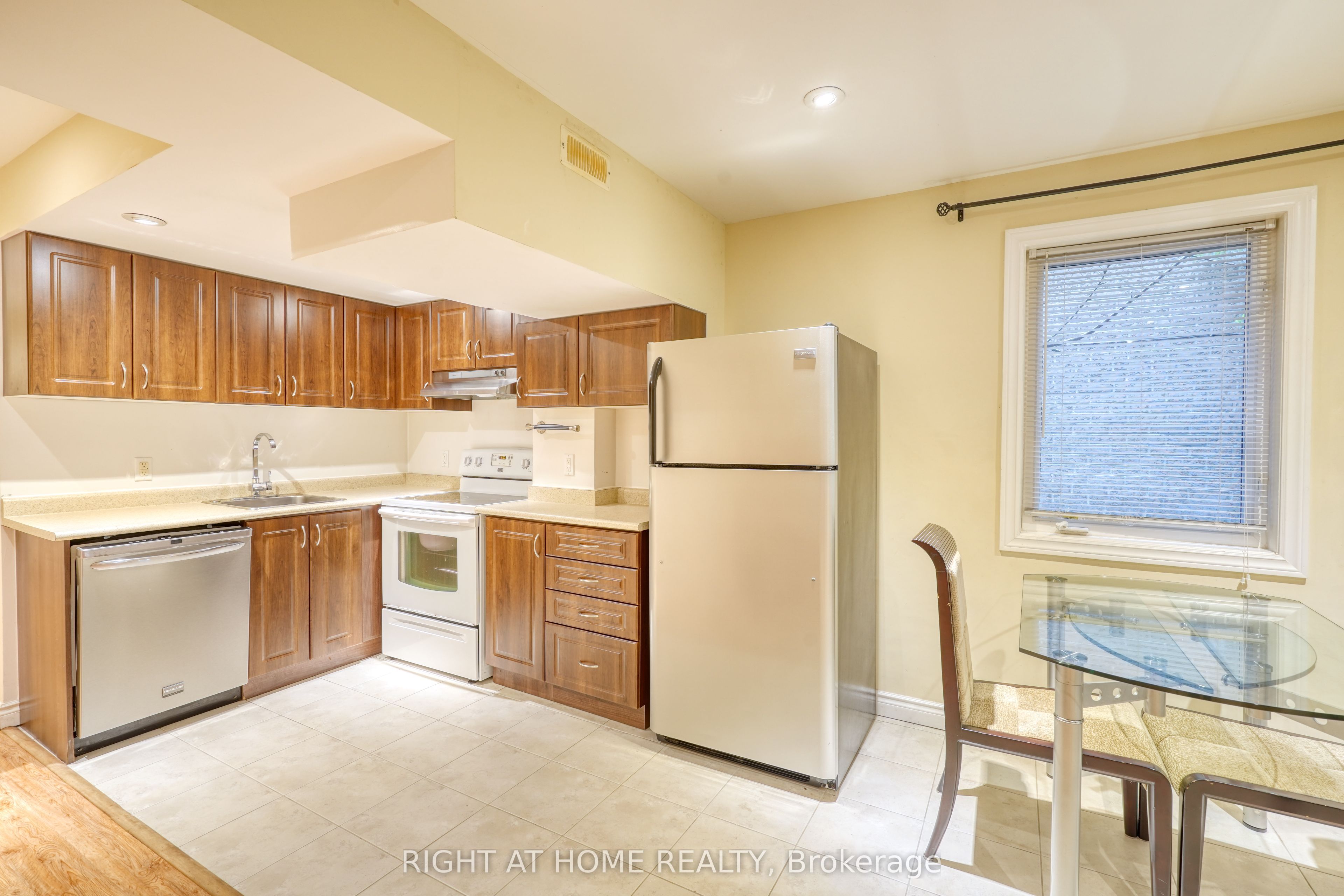 20 Seiffer Crescent Property Photo 32