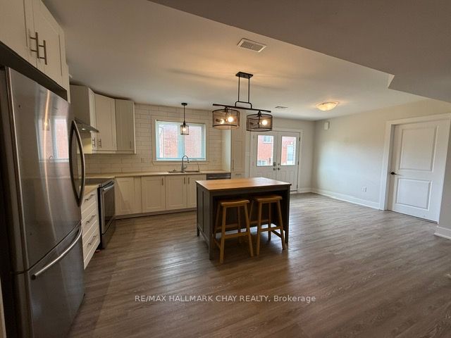 893b Frederick Street B Property Photo 8