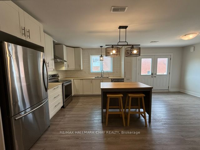893b Frederick Street B Property Photo 9