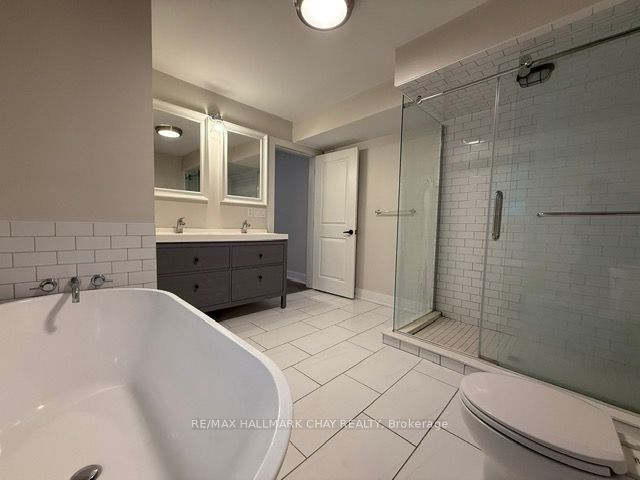 893b Frederick Street B Property Photo 23