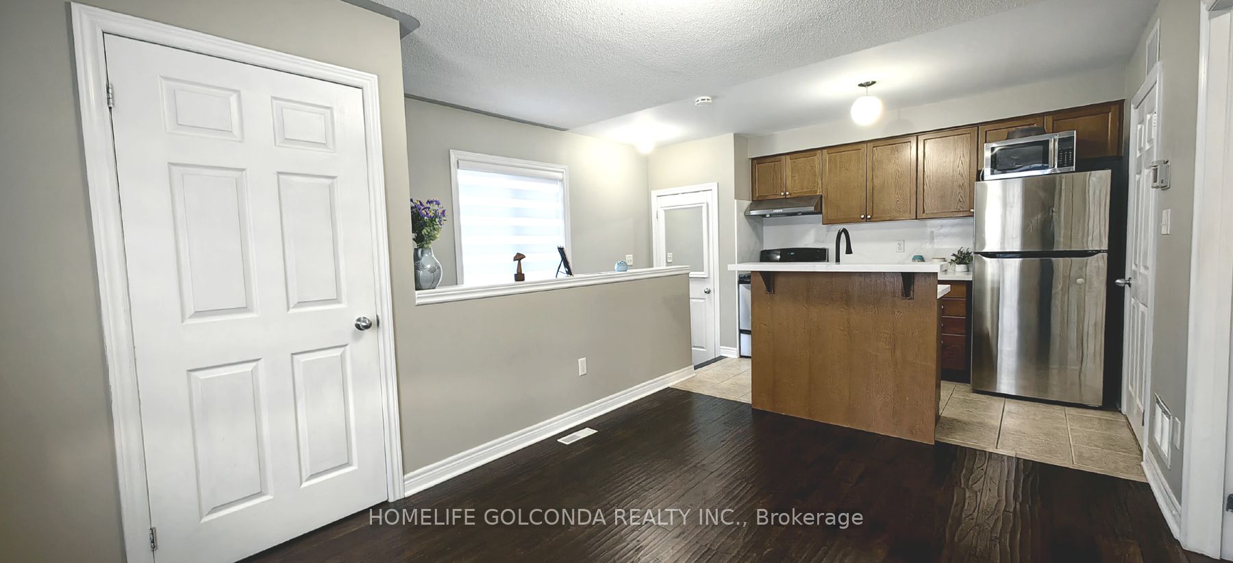 32 Cardrew Street Coach Property Photo 5