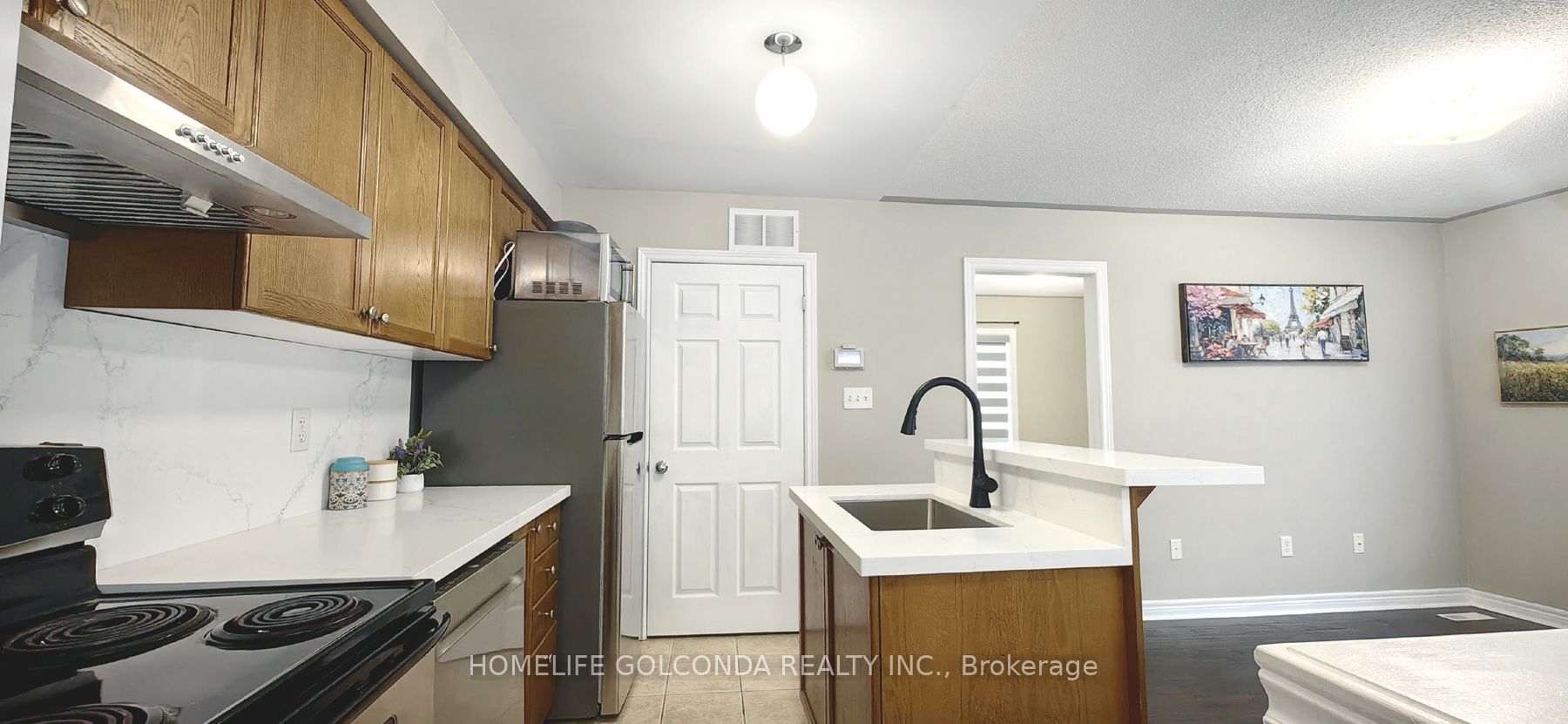32 Cardrew Street Coach Property Photo 9